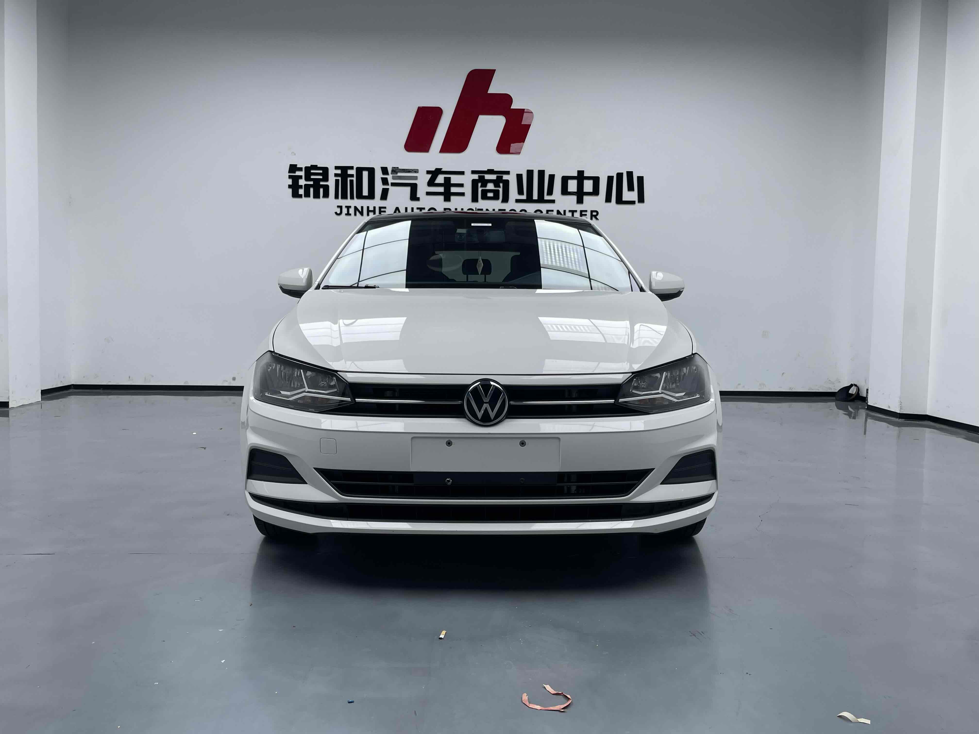 Volkswagen Polo 2022 car image #2