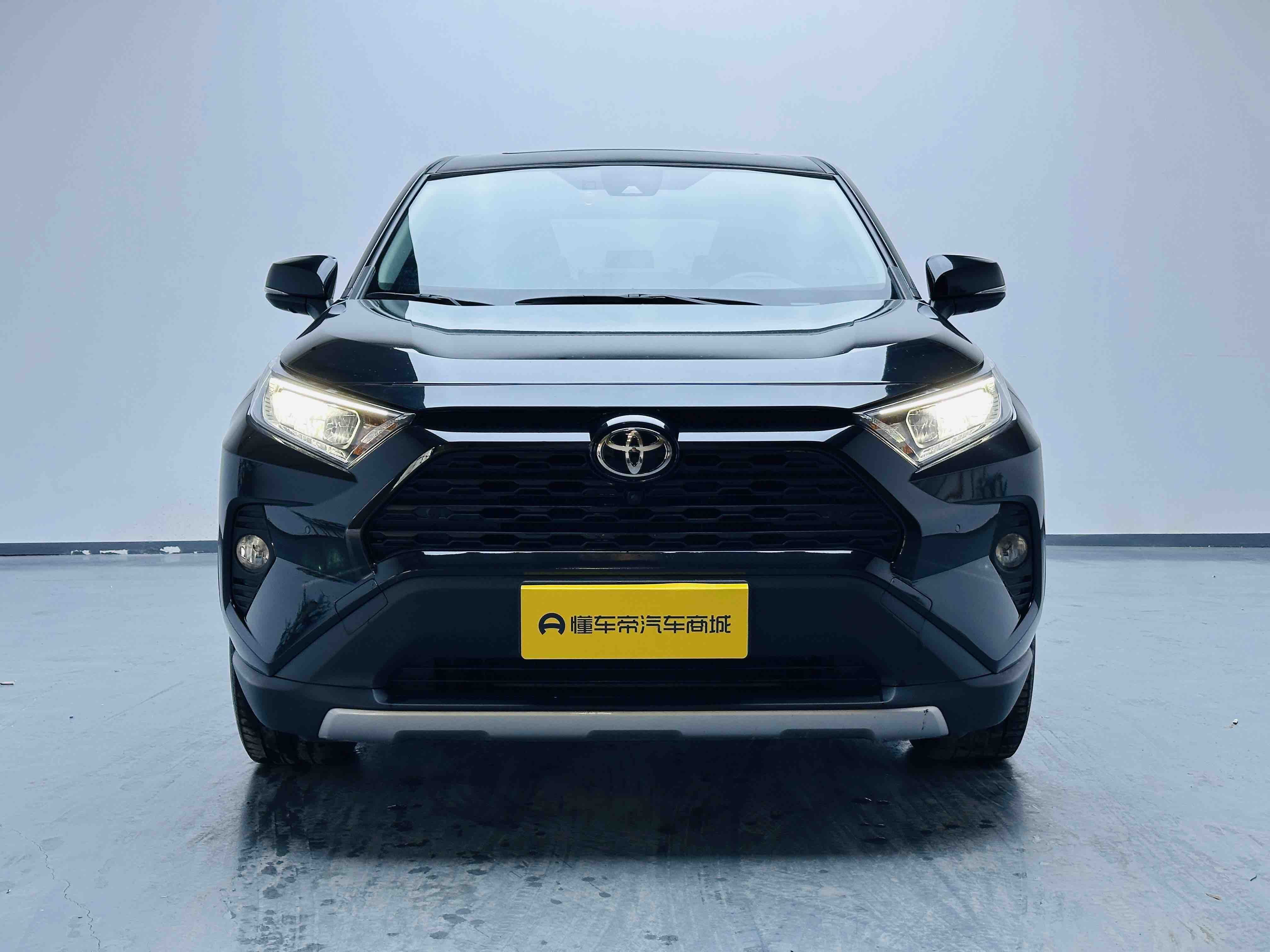 Toyota RAV4 2023 #2 Toyota RAV4 2023 car image #2