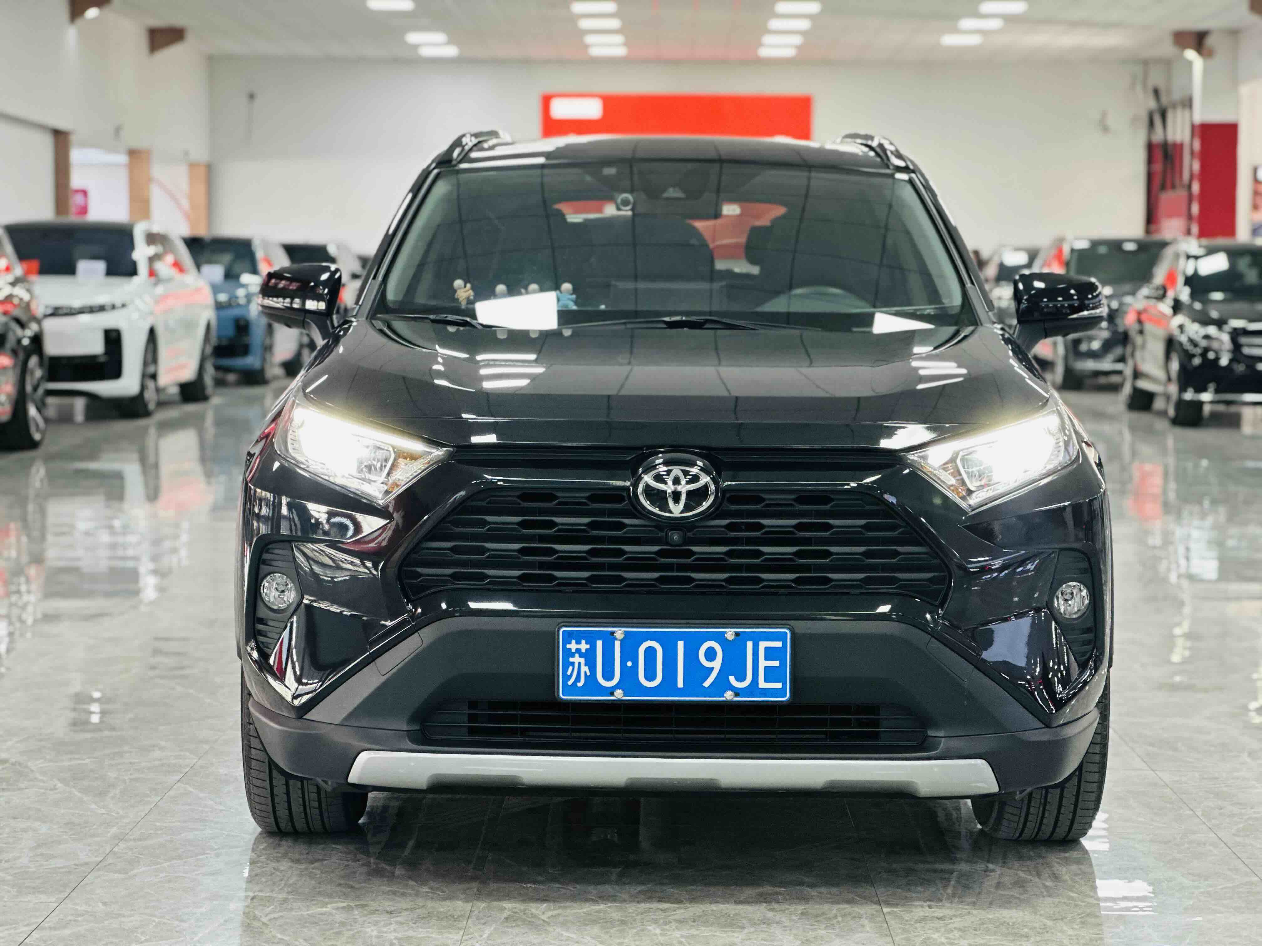 Toyota RAV4 2021 car image #2