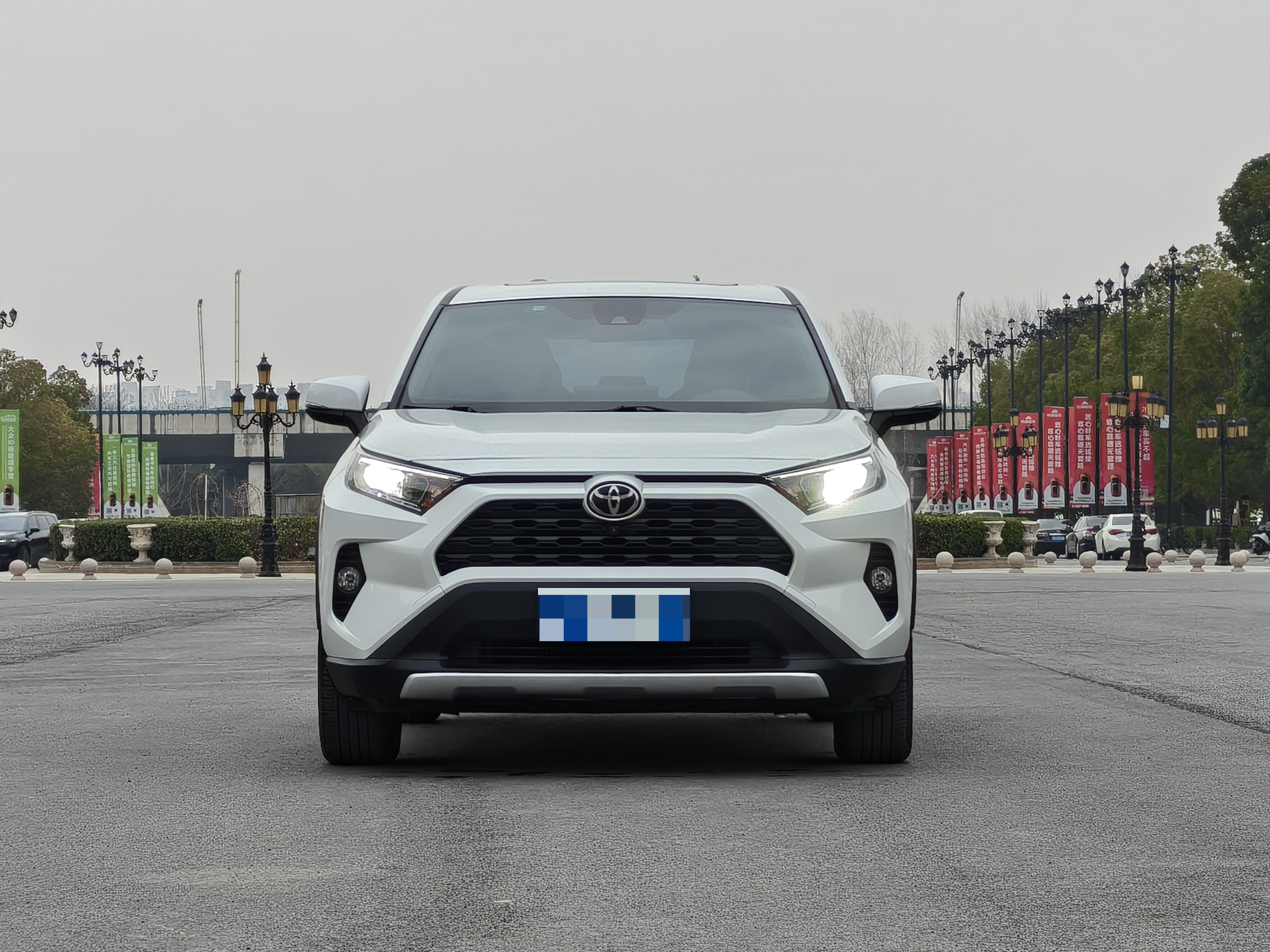 Toyota RAV4 2021 car image #2