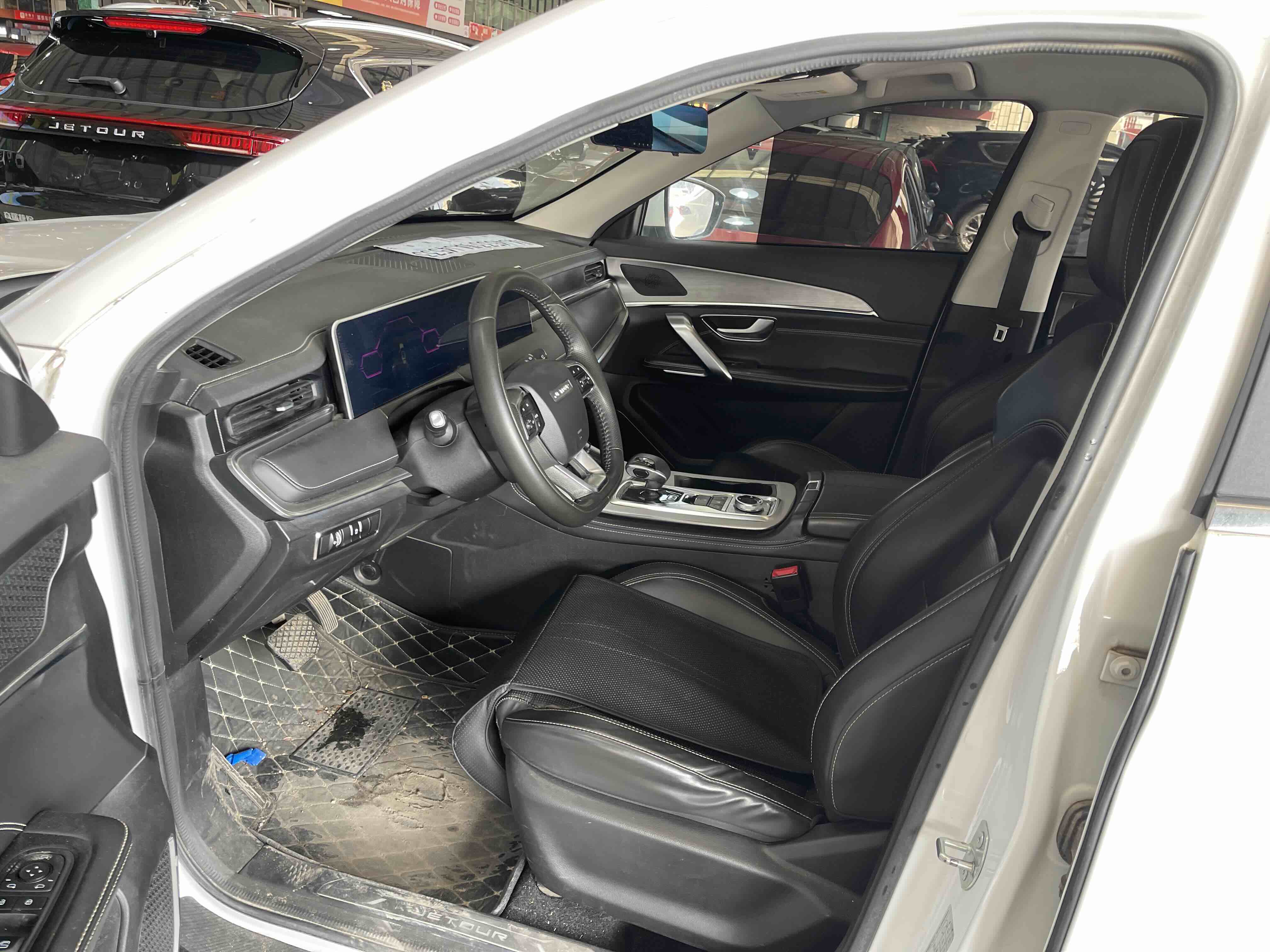X70 PLUS 2022 #2 X70 PLUS 2022 car image #2