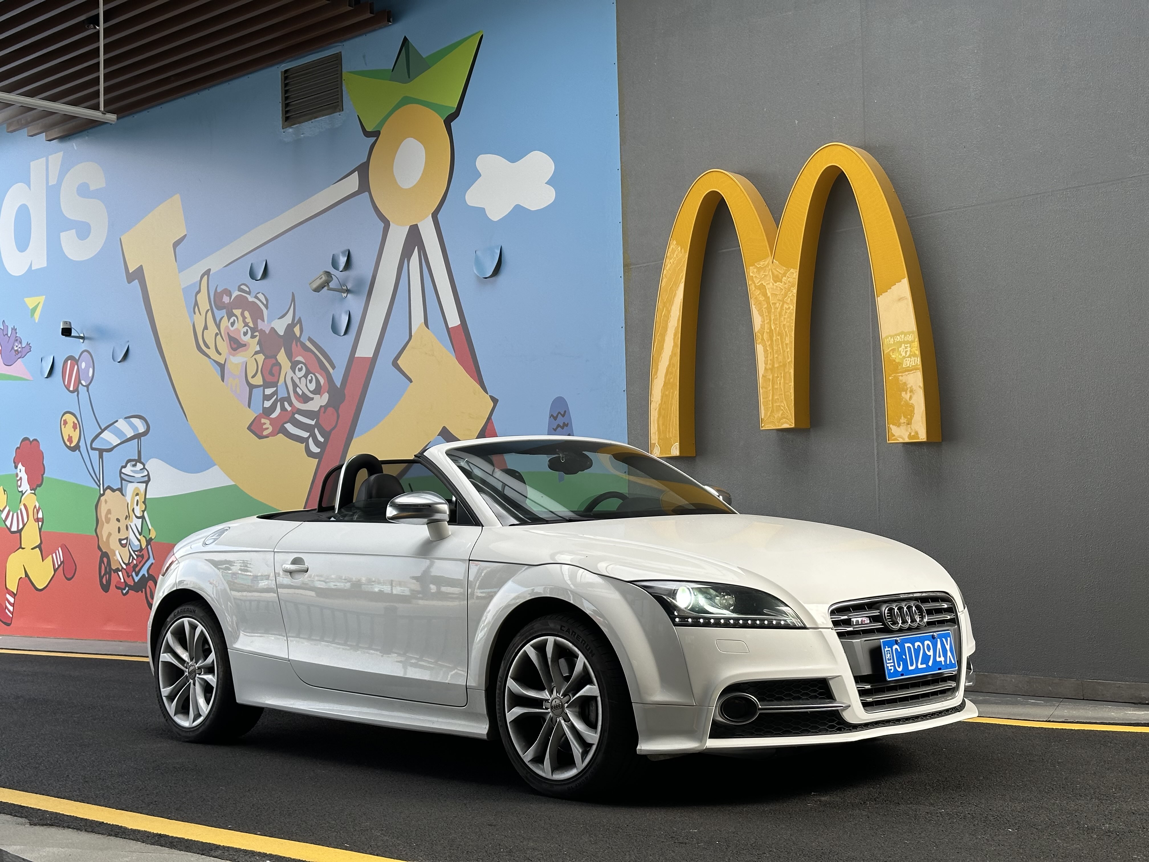 Audi TTS 2015 car image #2