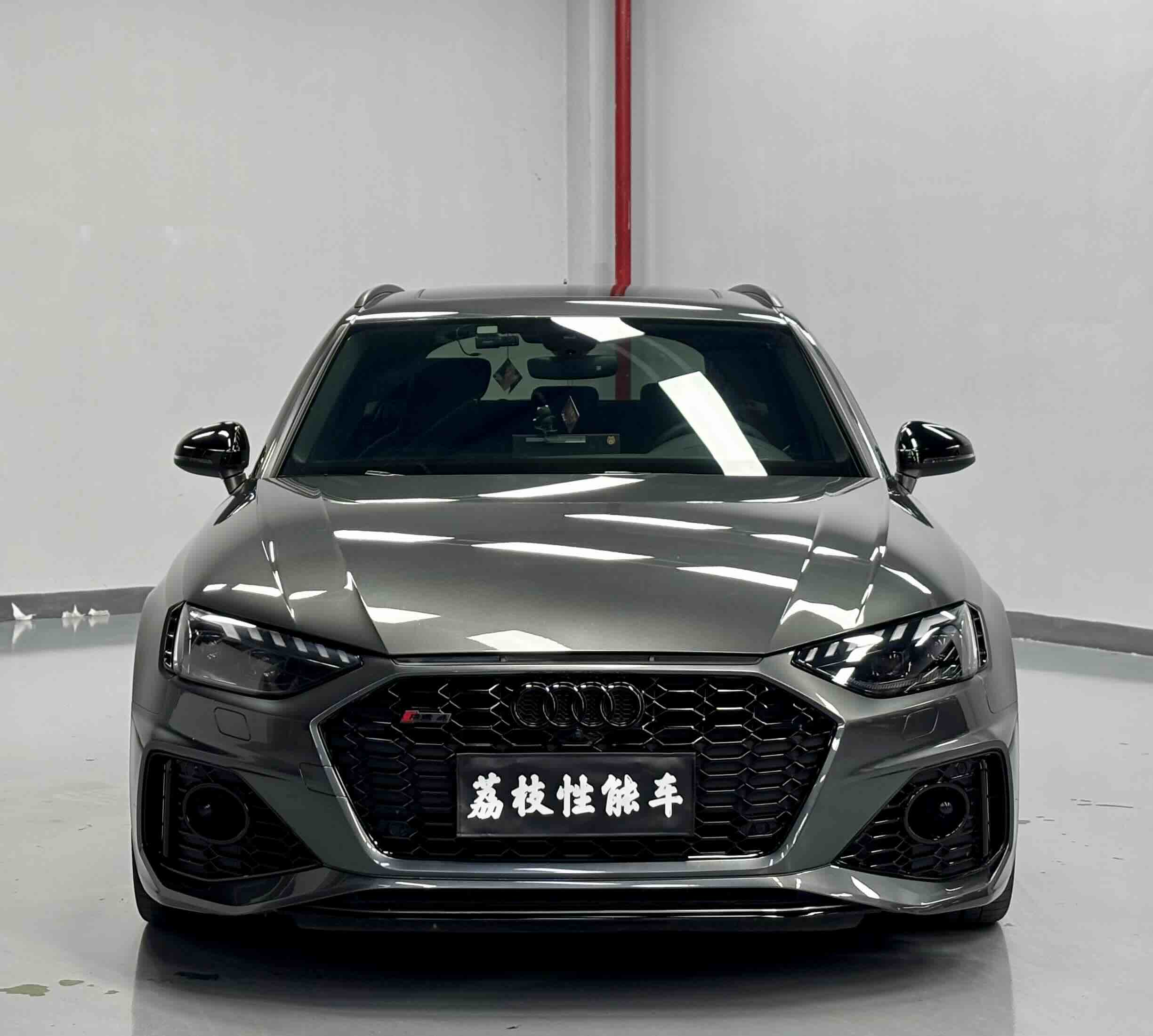 Audi RS 4 2022 immagine di auto #2