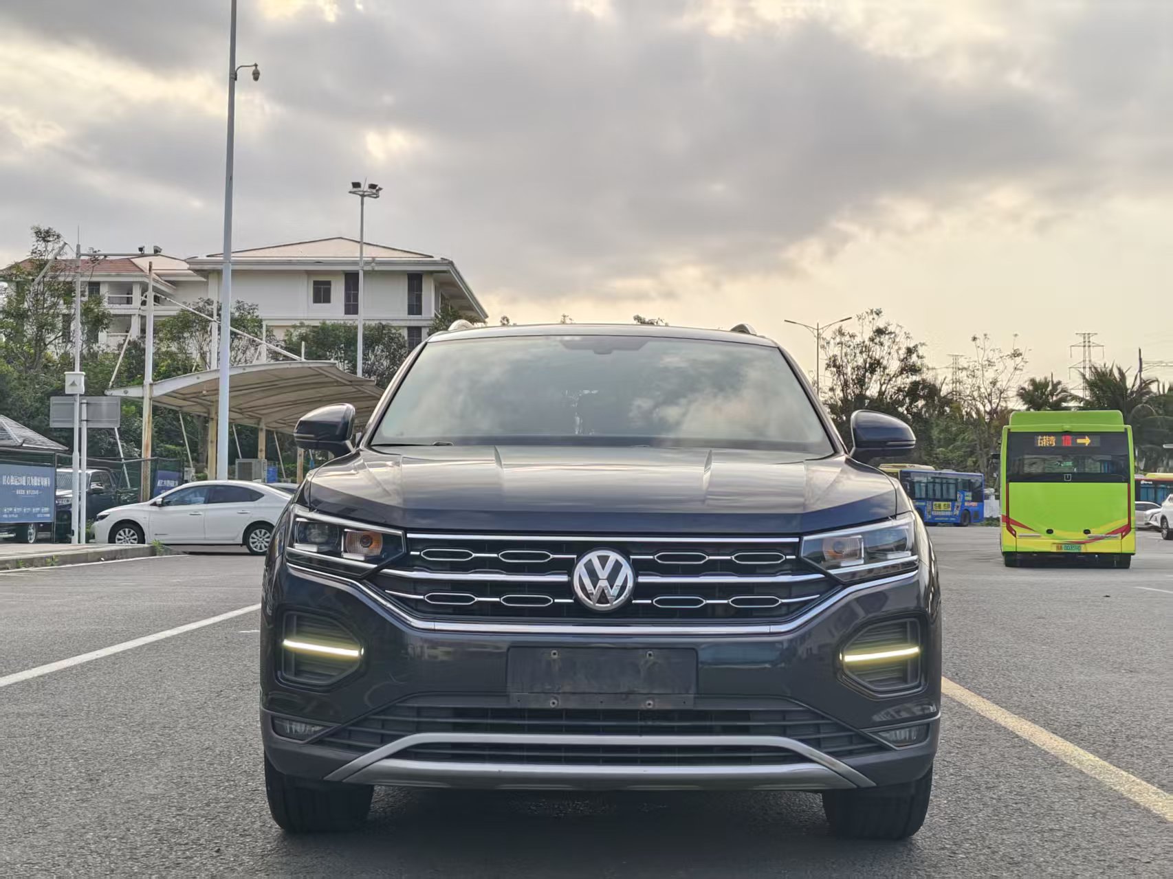 Volkswagen Tayron 2021 car image #2