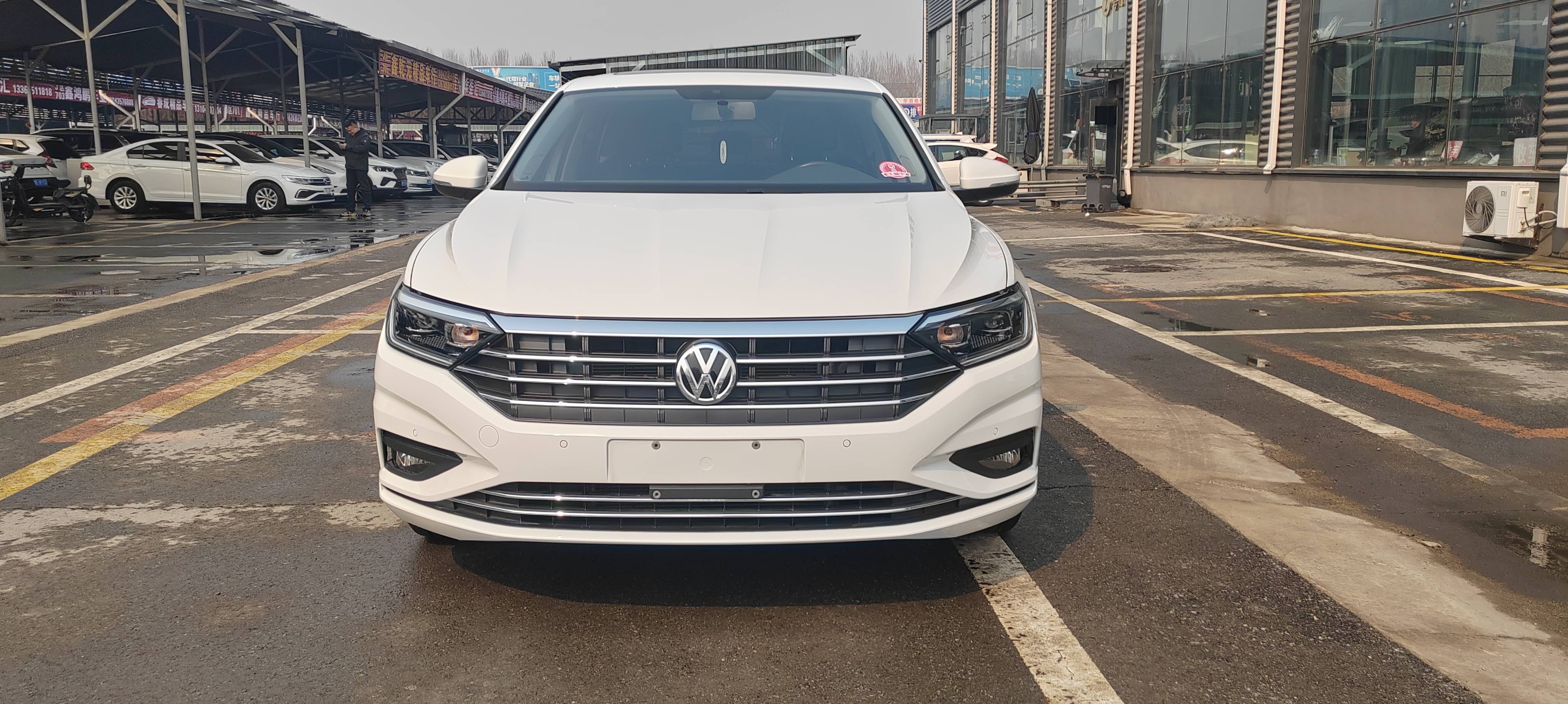 Volkswagen Sagitar 2021 car image #2