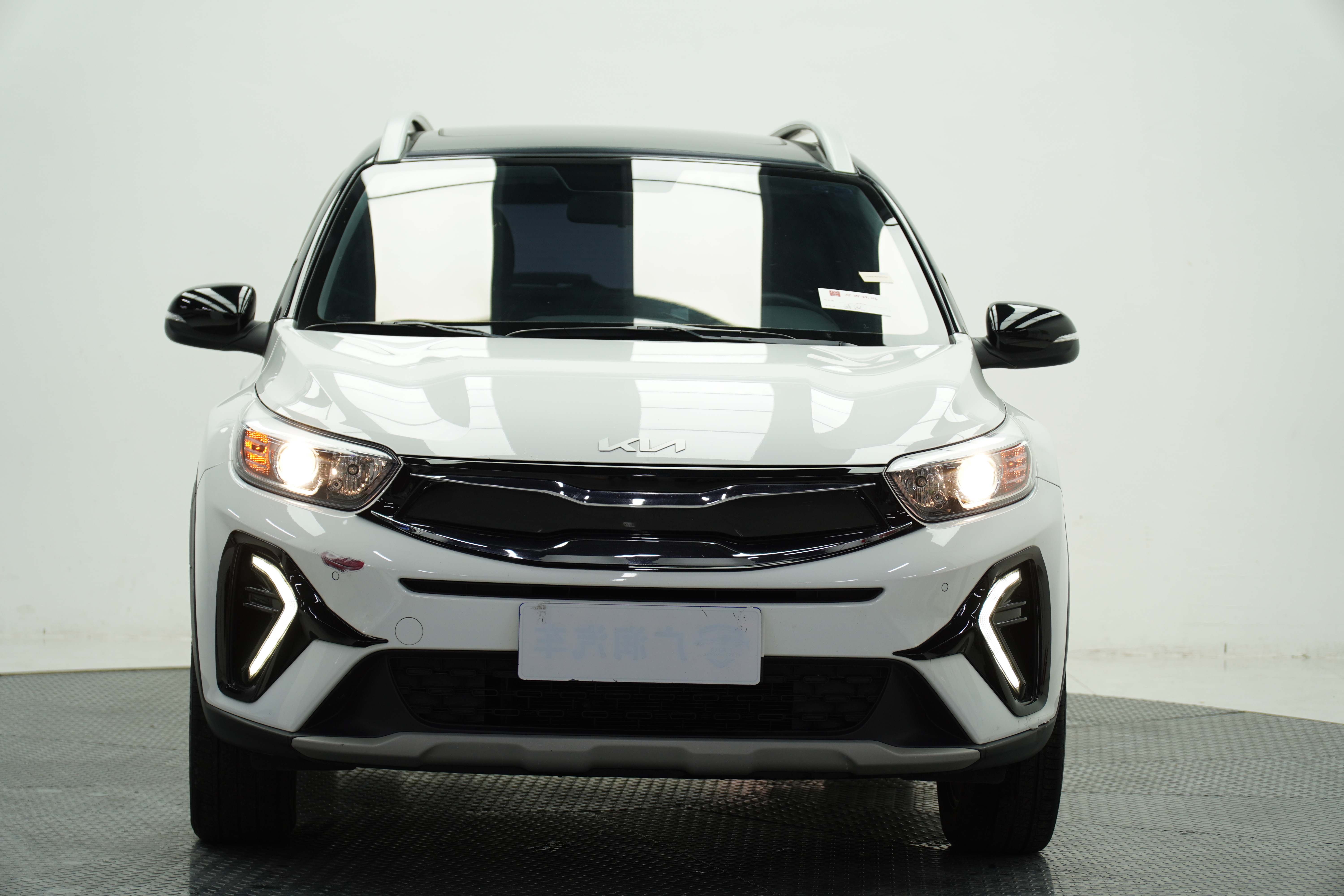 Kia KX1 2022 car image #2