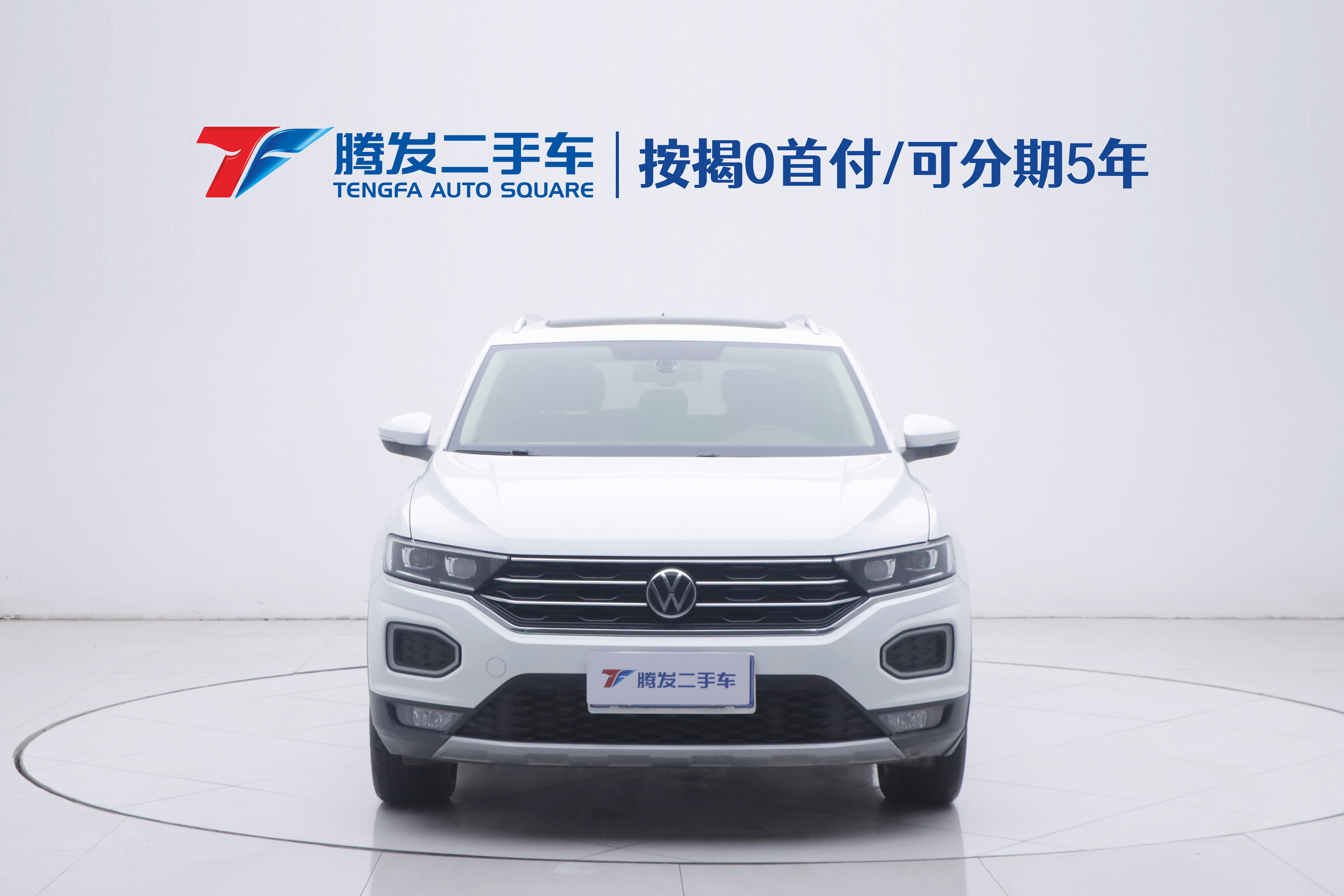 Volkswagen T-Roc 2021 car image #2