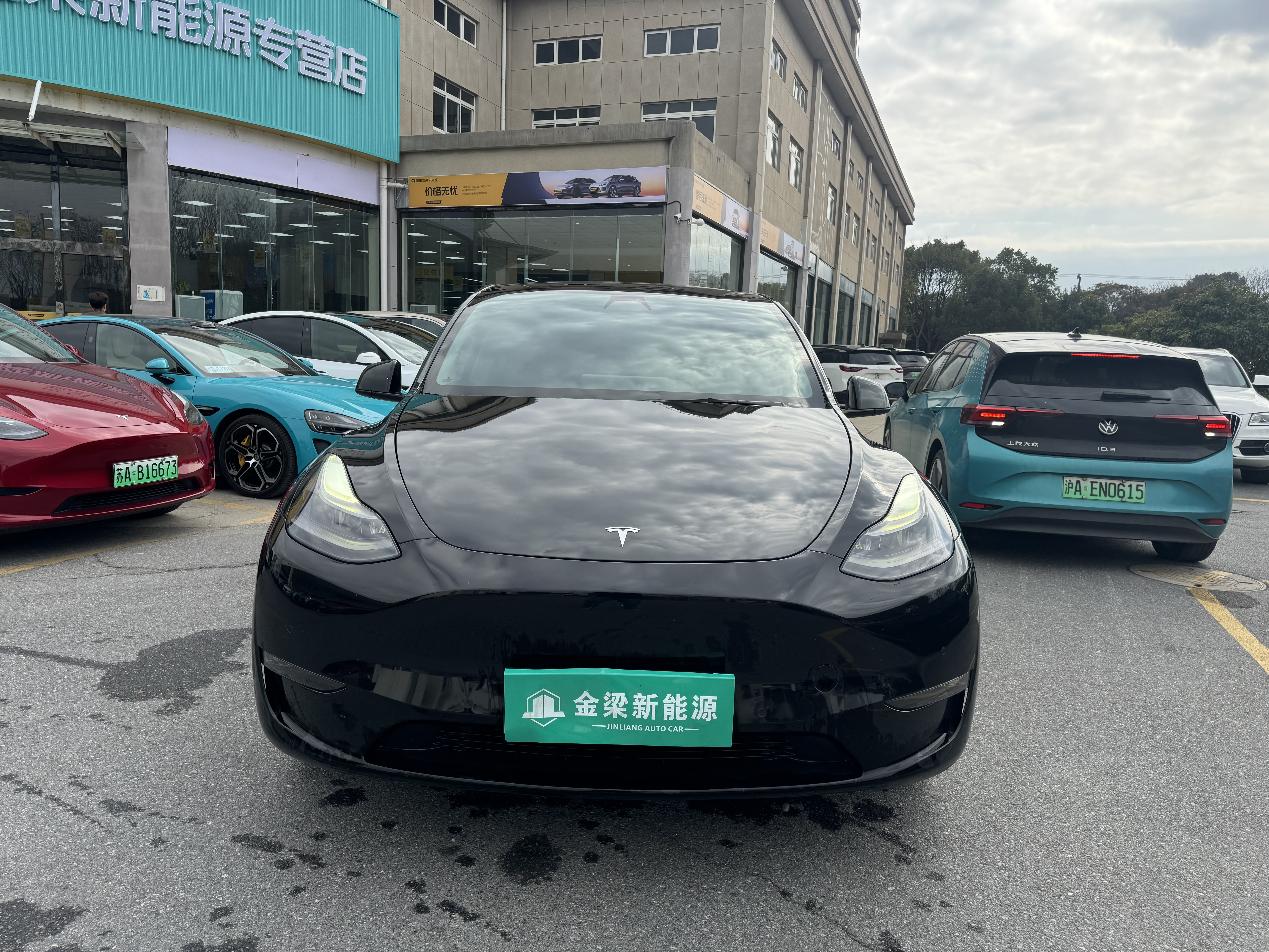 Tesla Model Y 2021 #2 Tesla Model Y 2021 car image #2