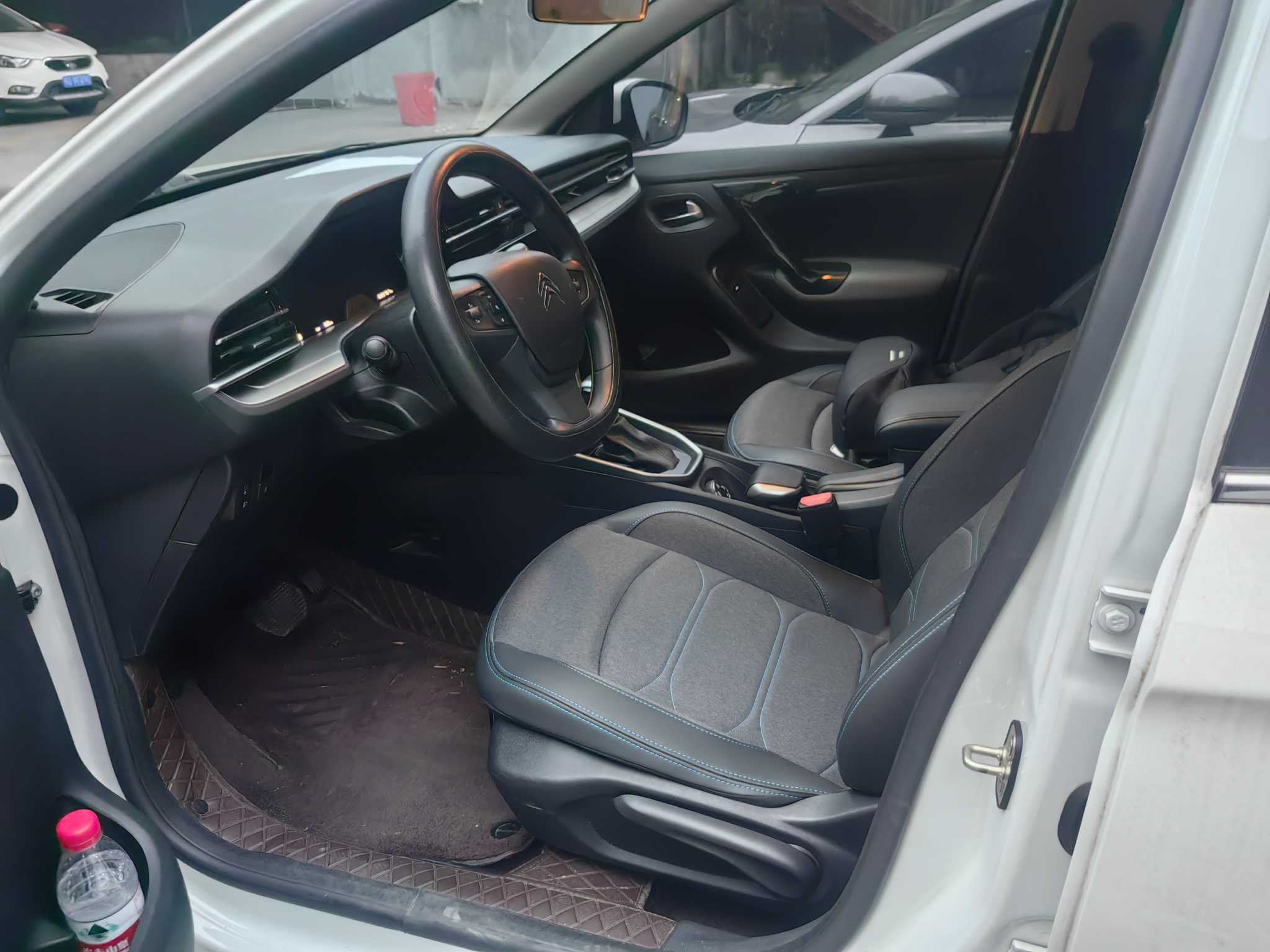 Citroen C3-XR 2023 car image #2