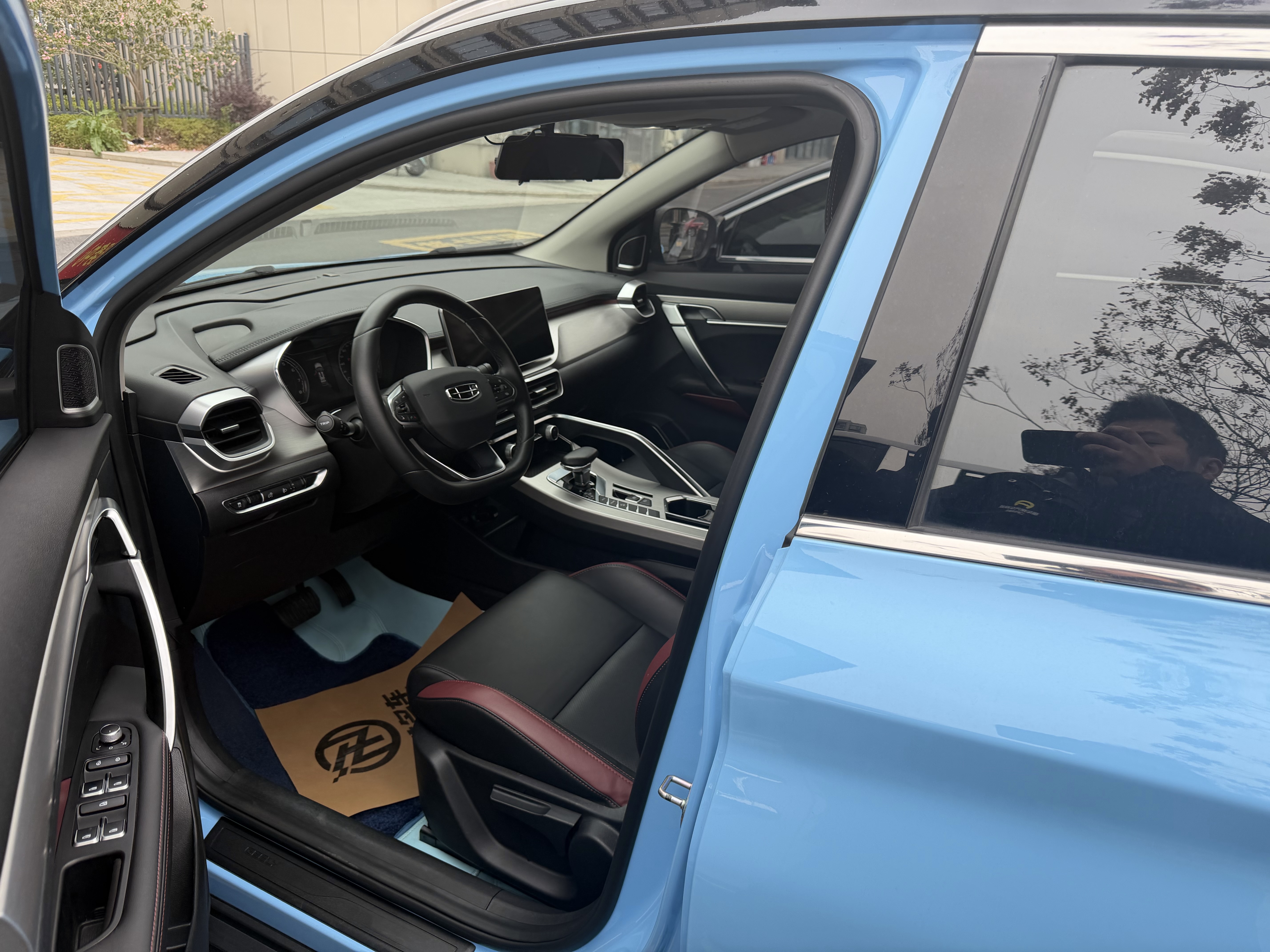 GEELY Coolray 2022 #2 GEELY Coolray 2022 car image #2