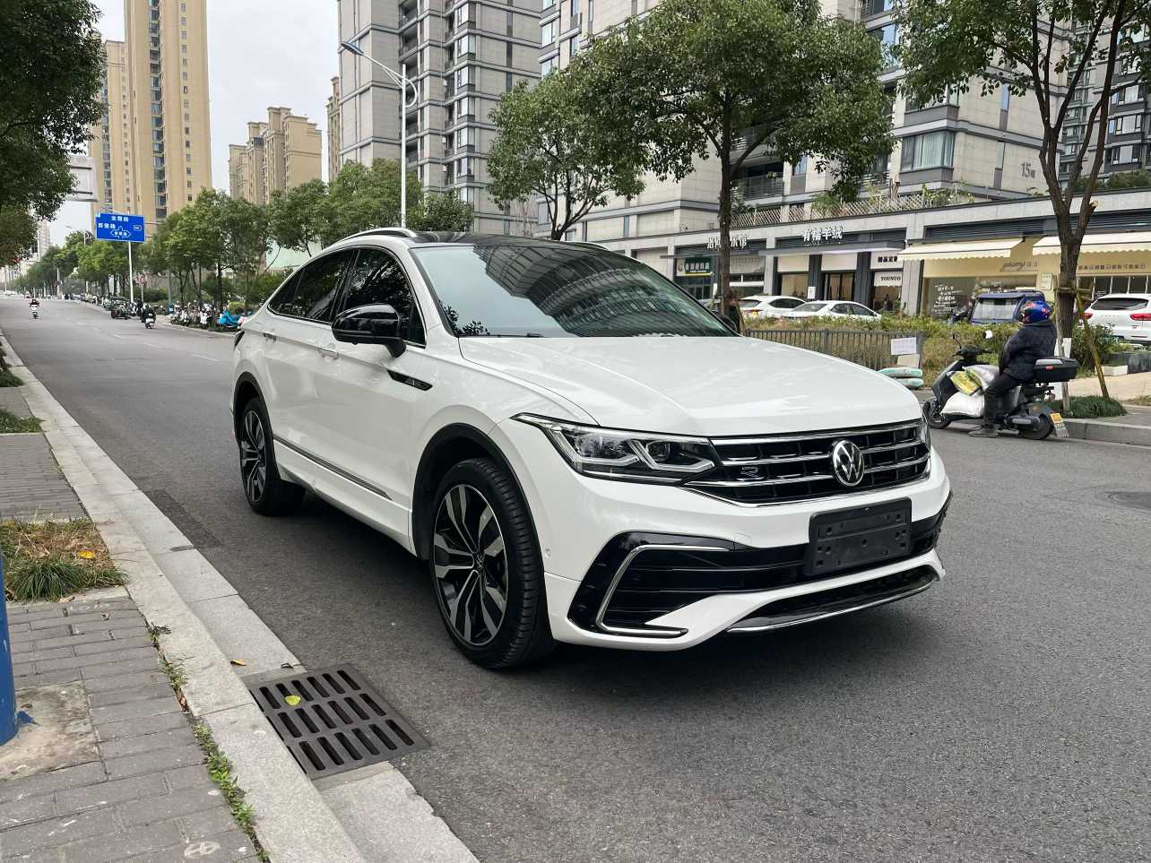 Volkswagen Tiguan X 2022 car image #2