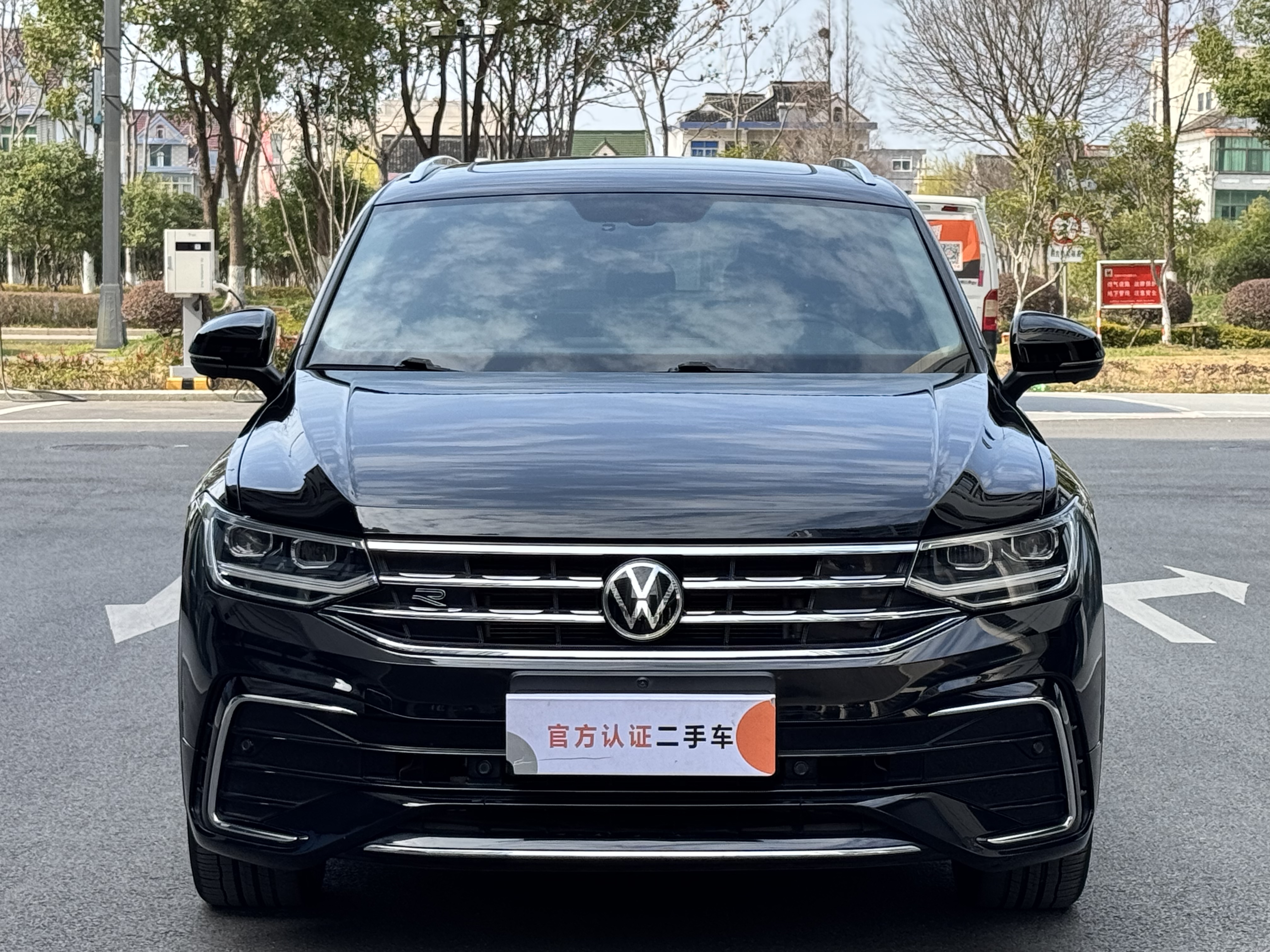 Volkswagen Tiguan X 2023 immagine di auto #2
