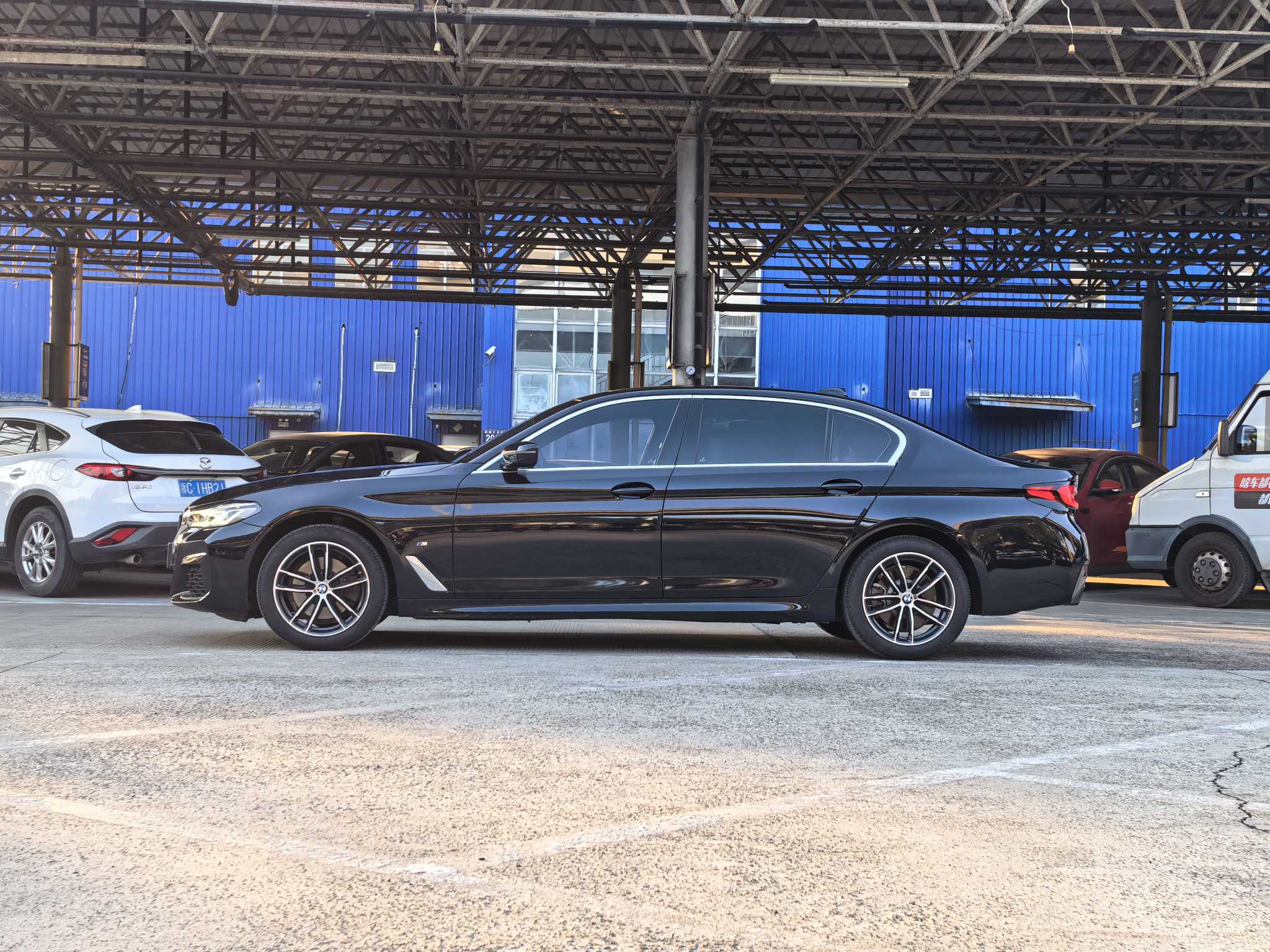 BMW 5 Series 2022 #2 BMW 5 Series 2022 car image #2