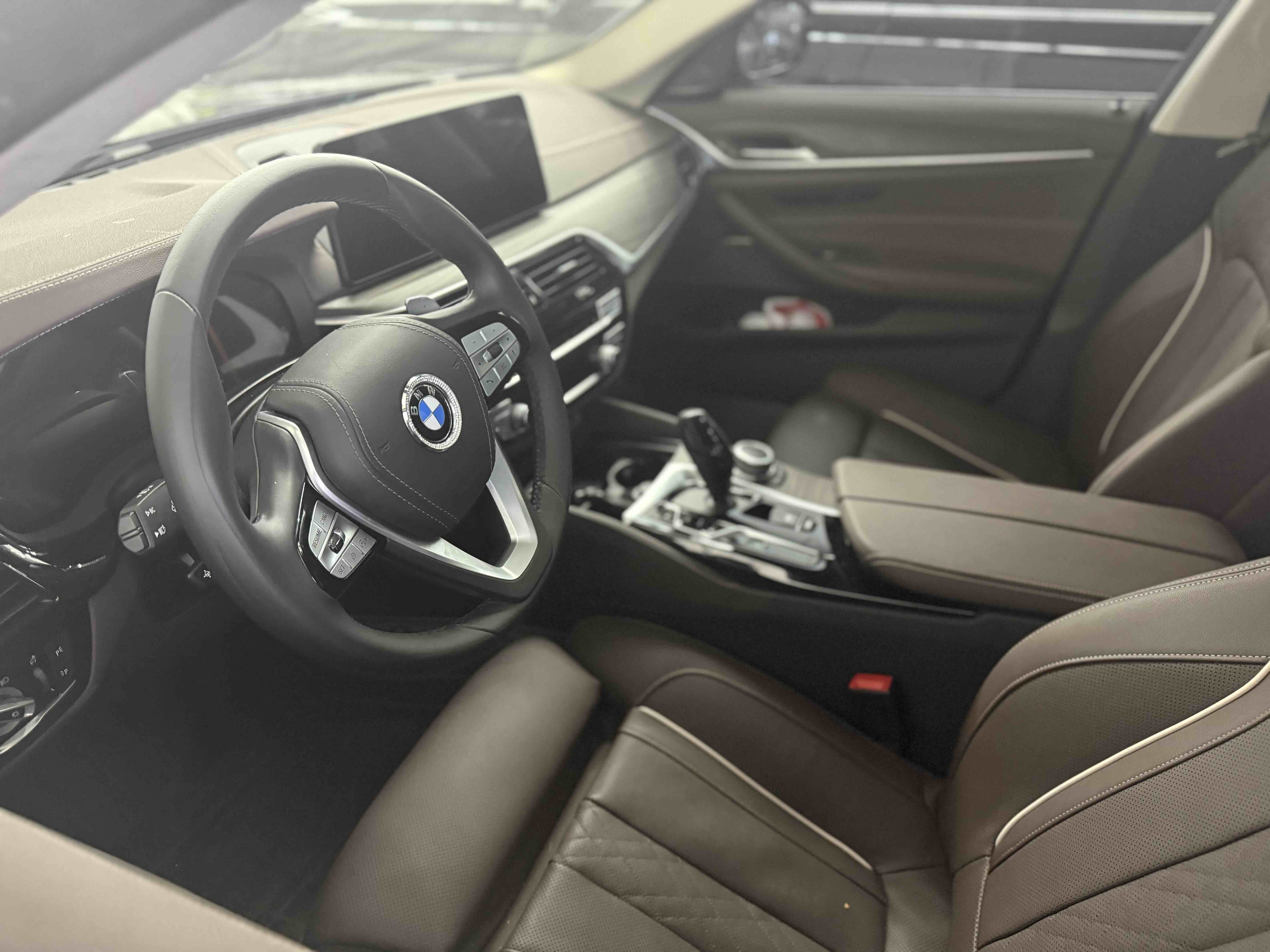 BMW 5 Series 2022 car image #2