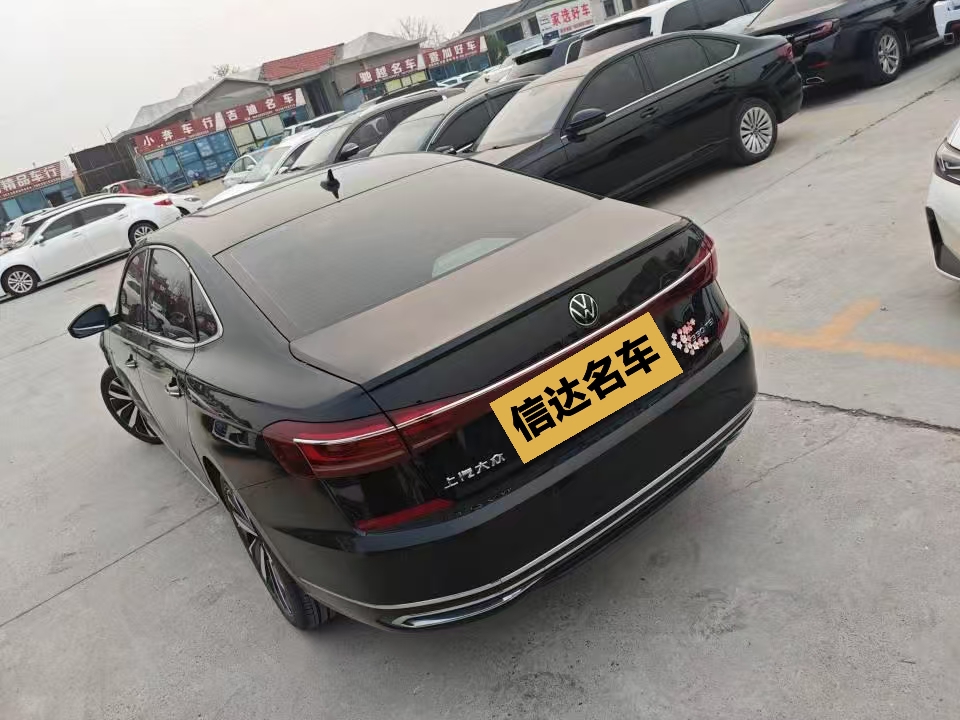 Volkswagen Passat 2022 car image #2