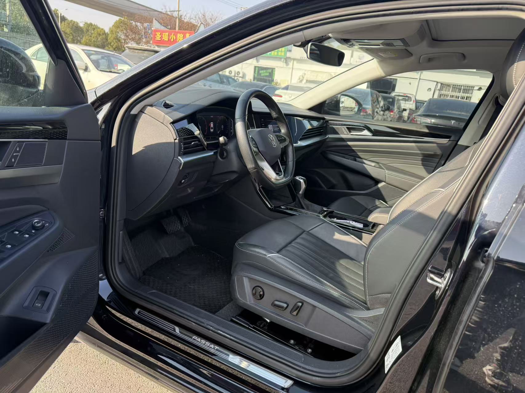 Volkswagen Passat 2022 car image #2