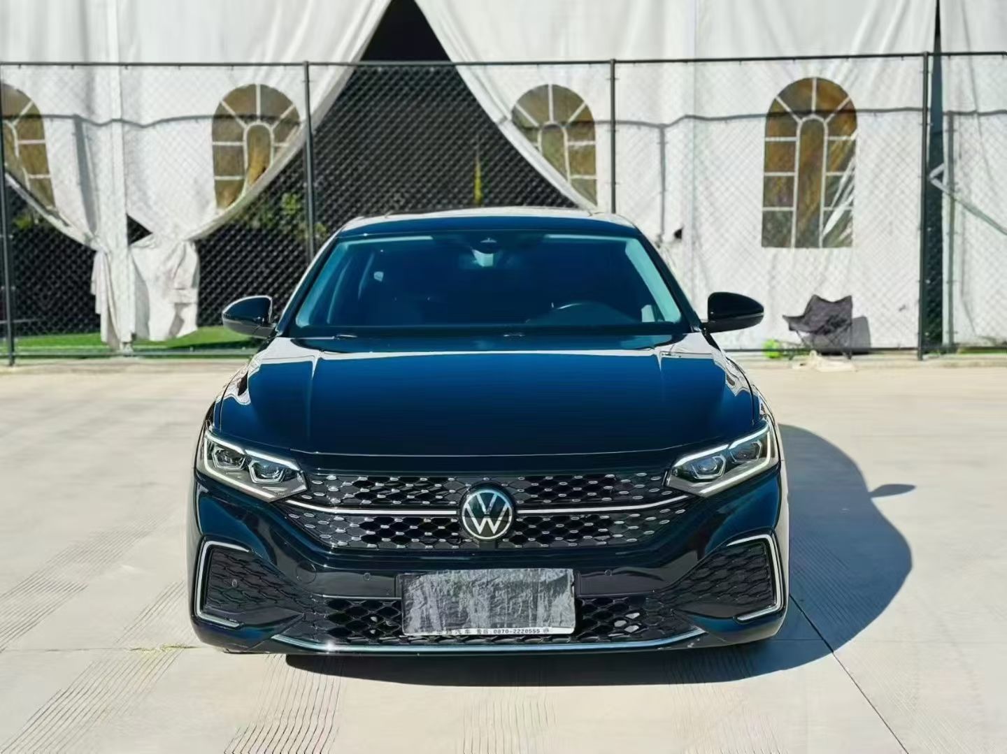 Volkswagen Passat 2022 car image #2