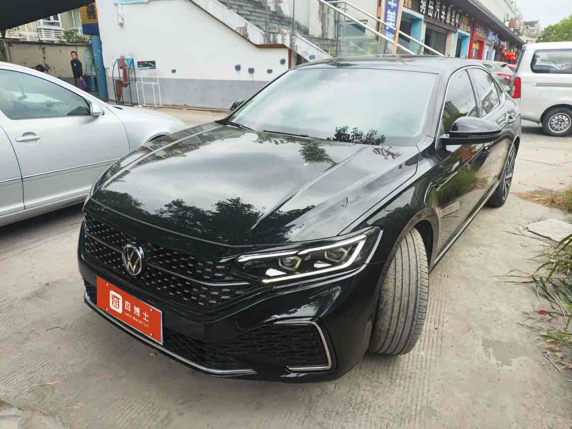 Volkswagen Passat 2022 car image #2