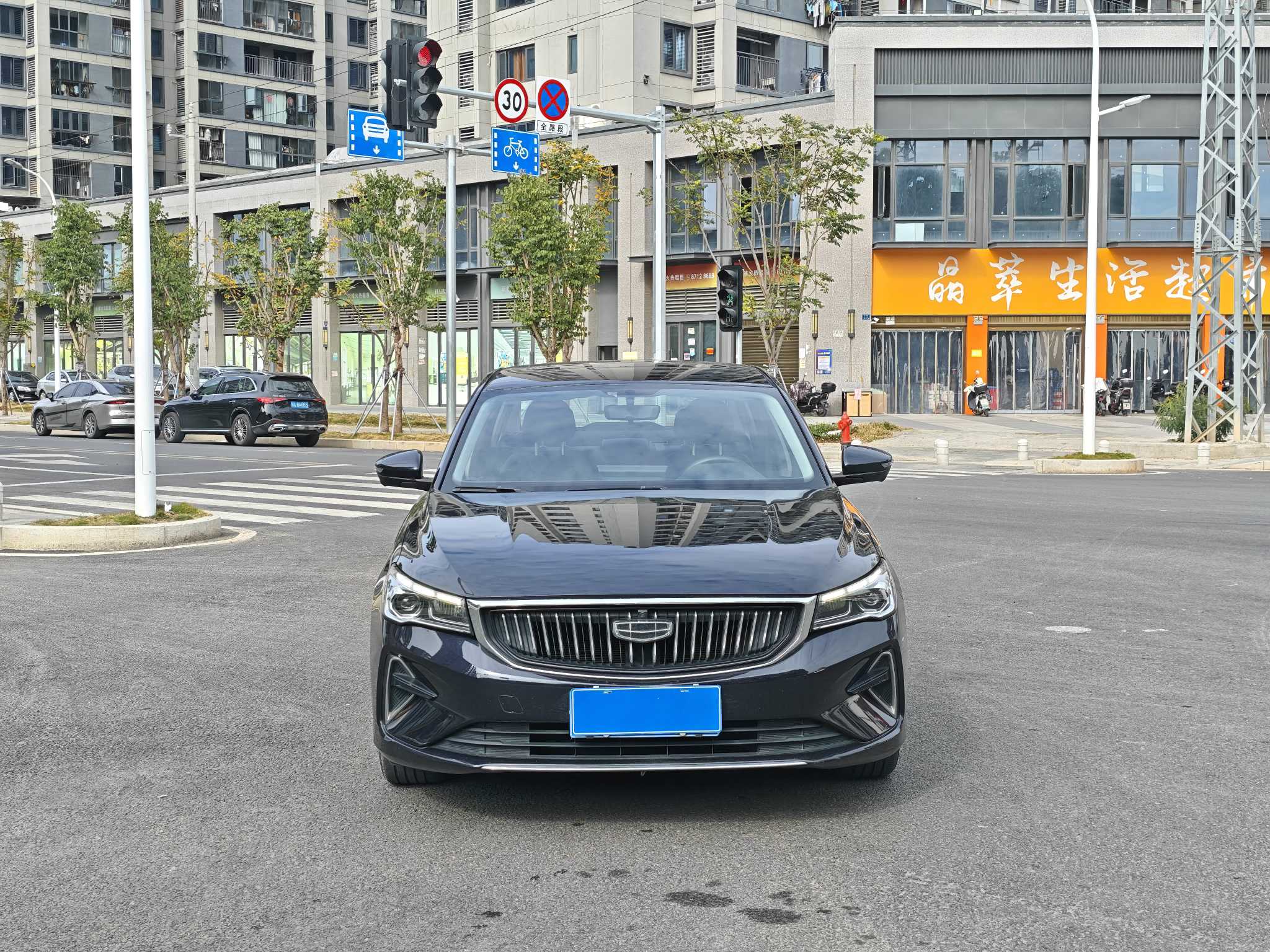 GEELY Emgrand 2022 car image #2