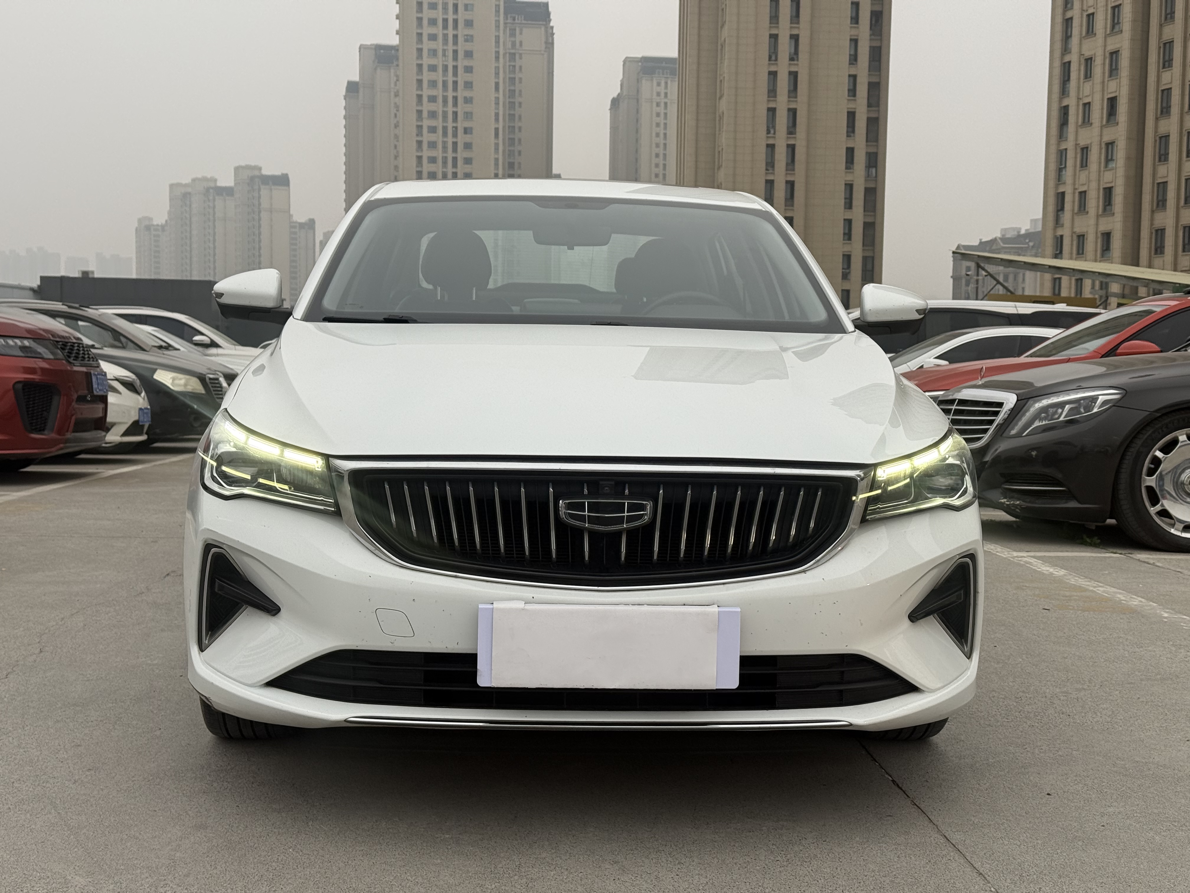 Emgrand 2022 car image #2
