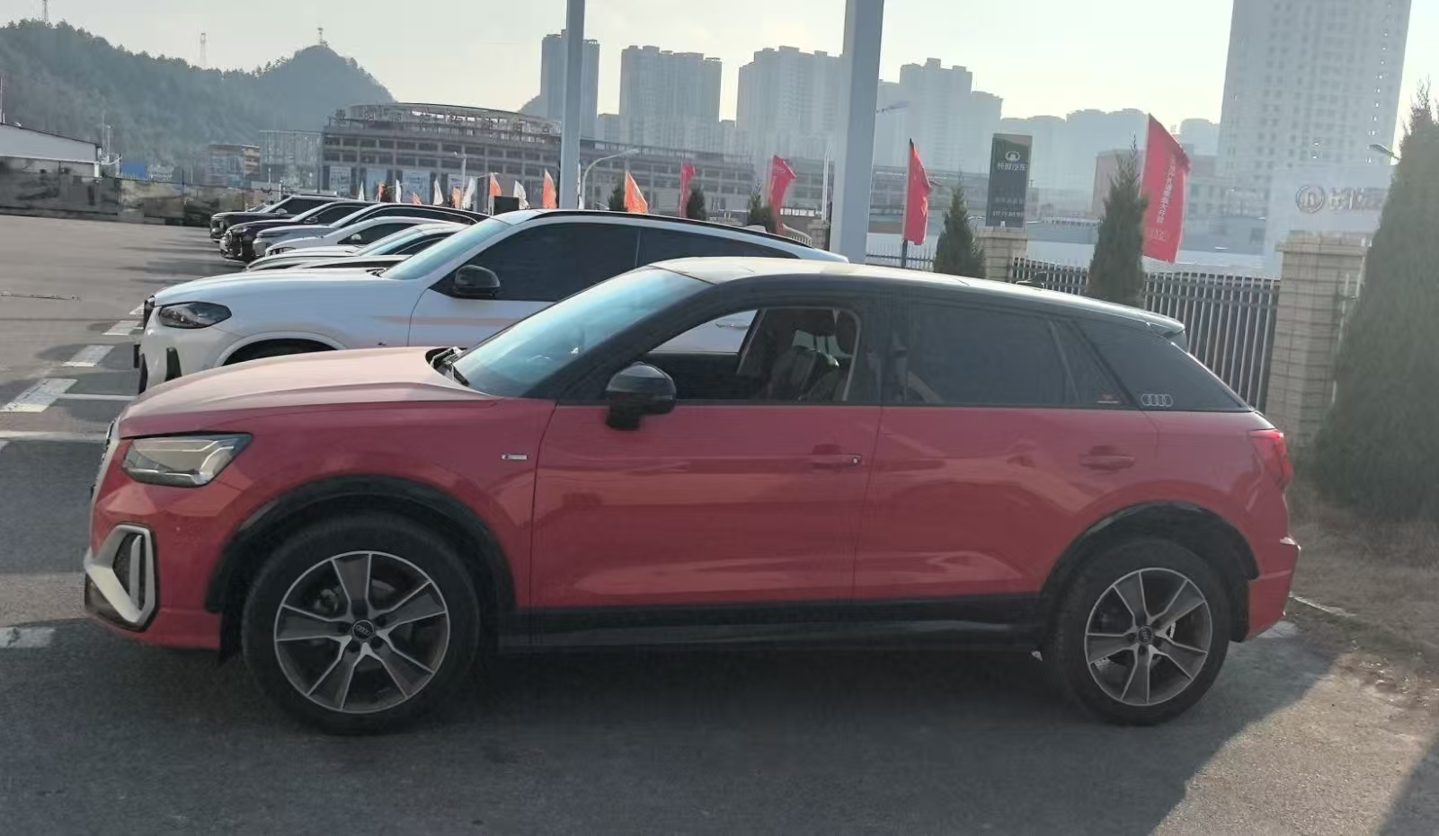 Q2L 2022 car image #2