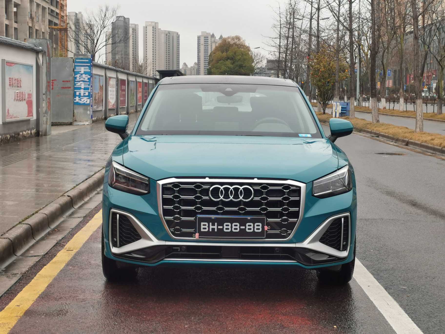 Audi Q2L 2022 car image #2