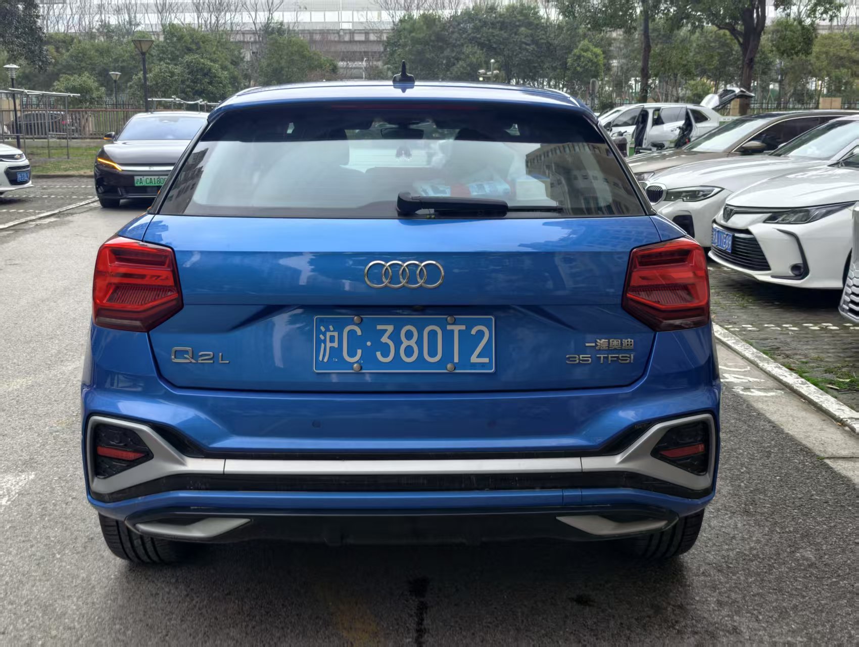 2022 immagine di auto #2