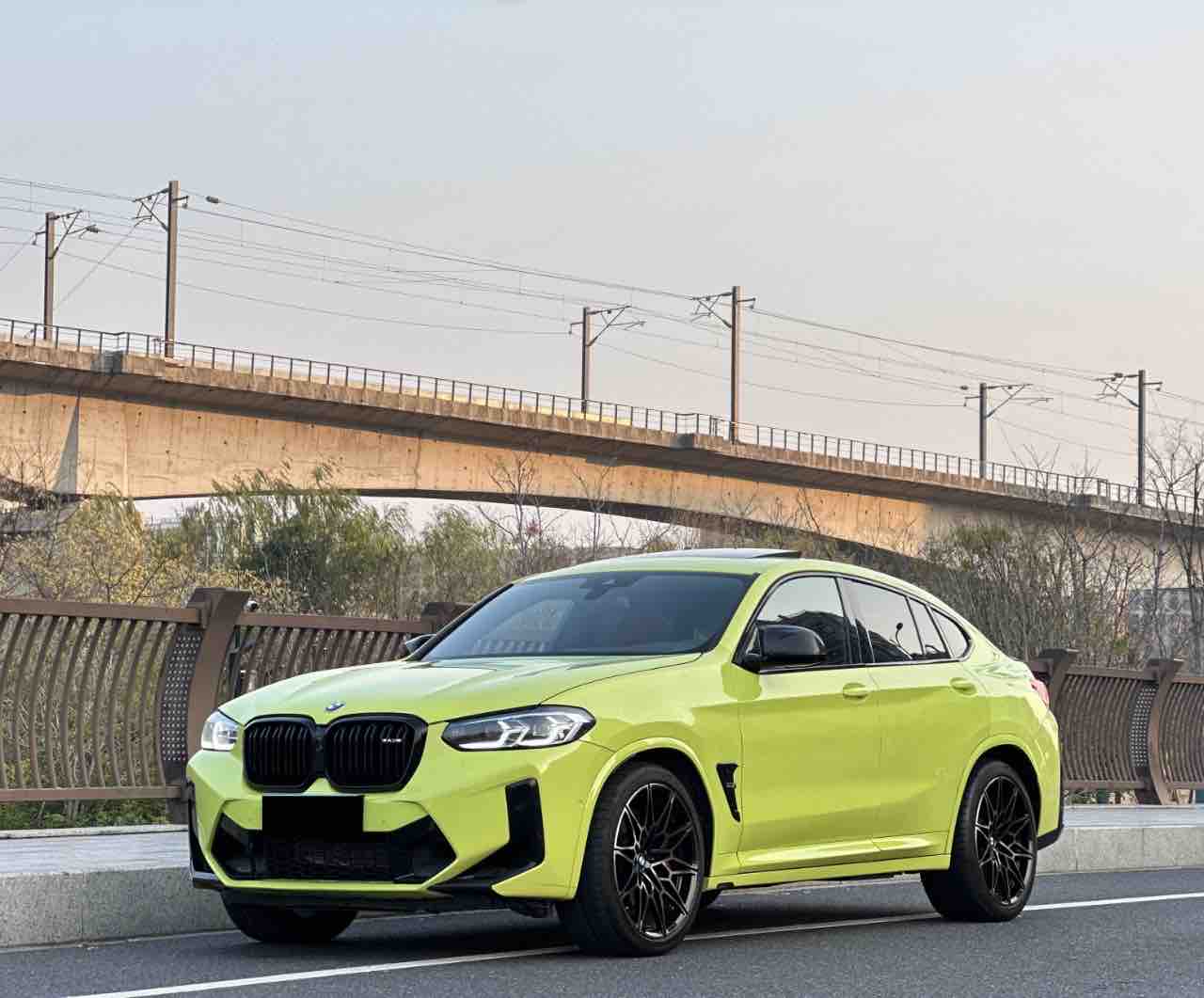 BMW X4 M 2024 صورة سيارة #2