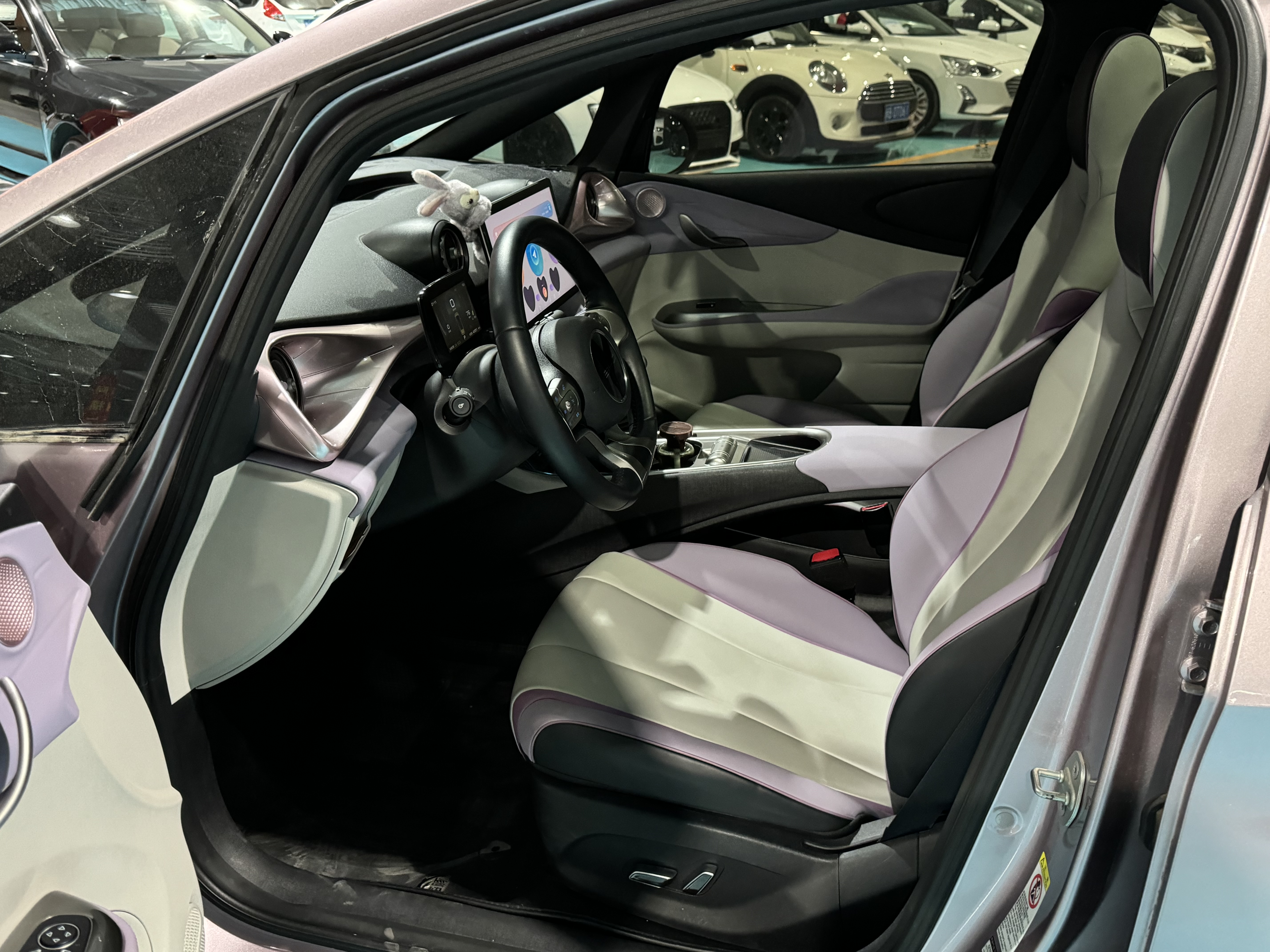 BYD Dolphin 2022 #2 BYD Dolphin 2022 car image #2