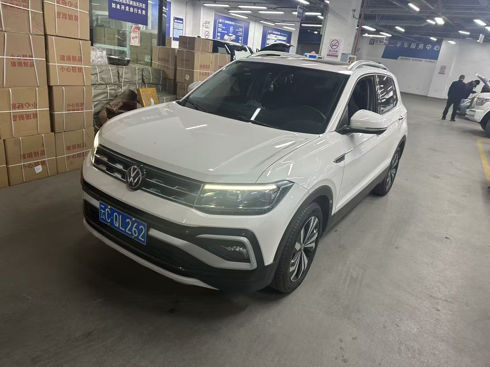 Volkswagen T-Cross 2022 car image #2