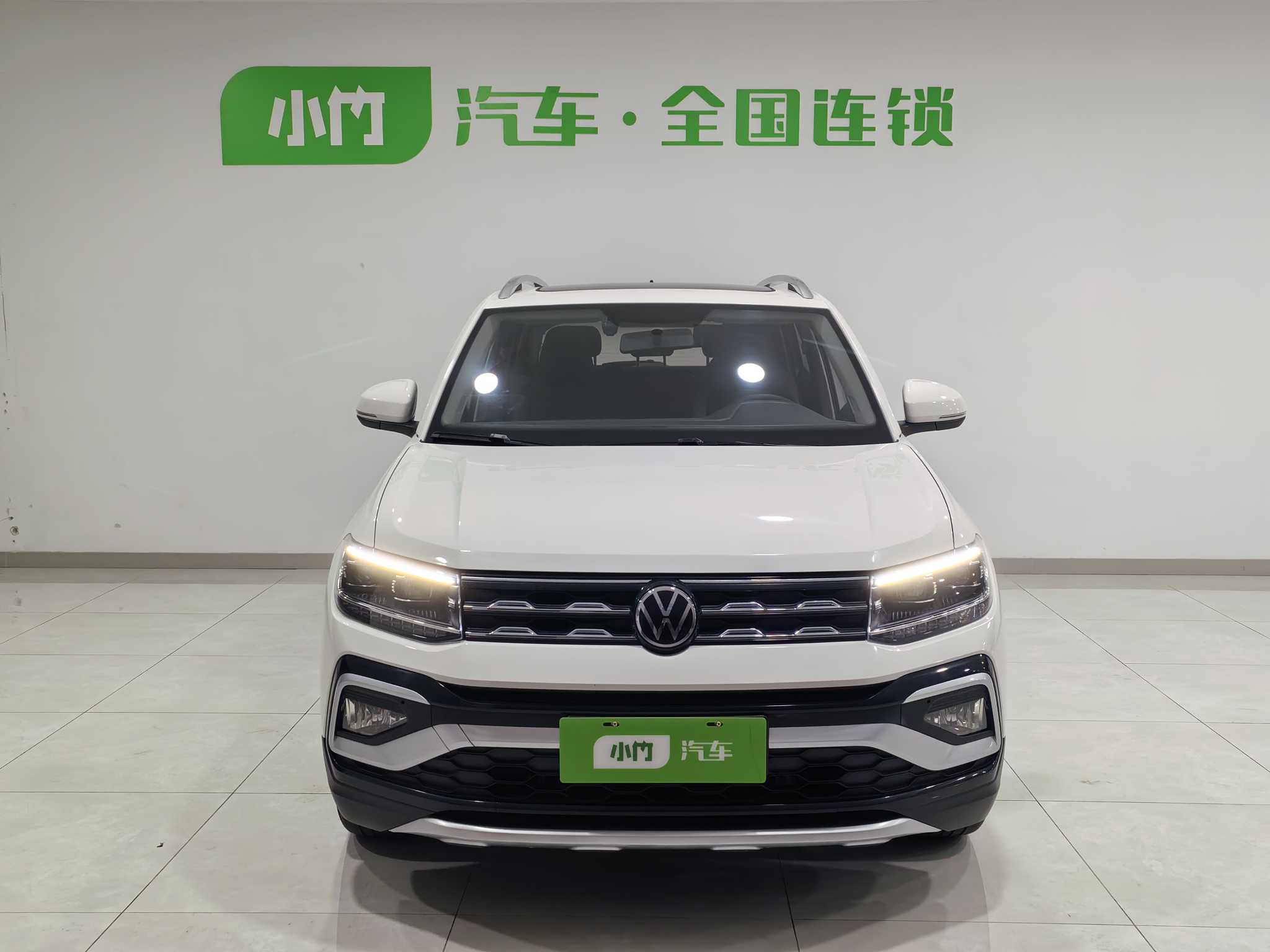 Volkswagen T-Cross 2022 car image #2