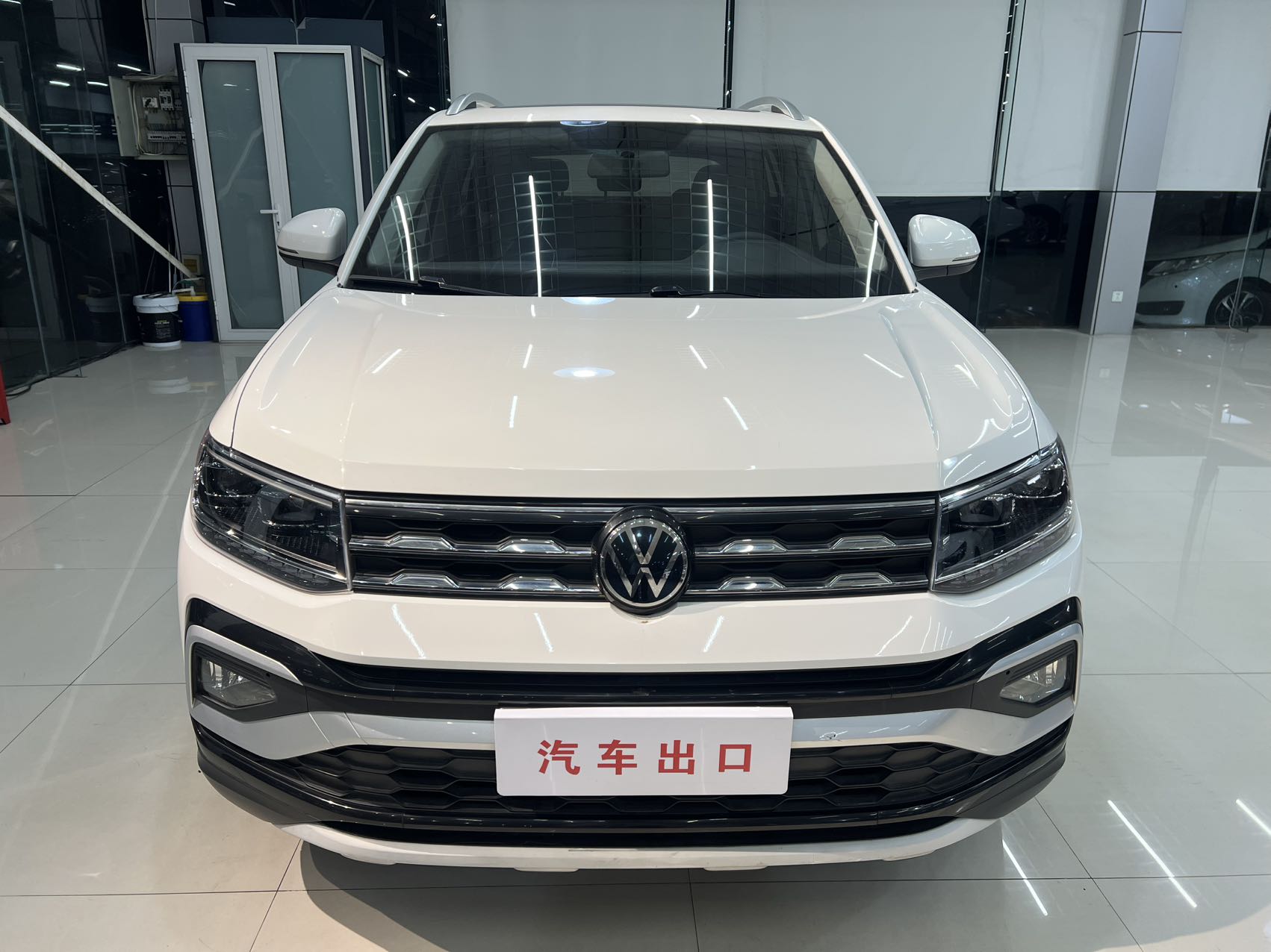 Volkswagen T-Cross 2022 car image #2