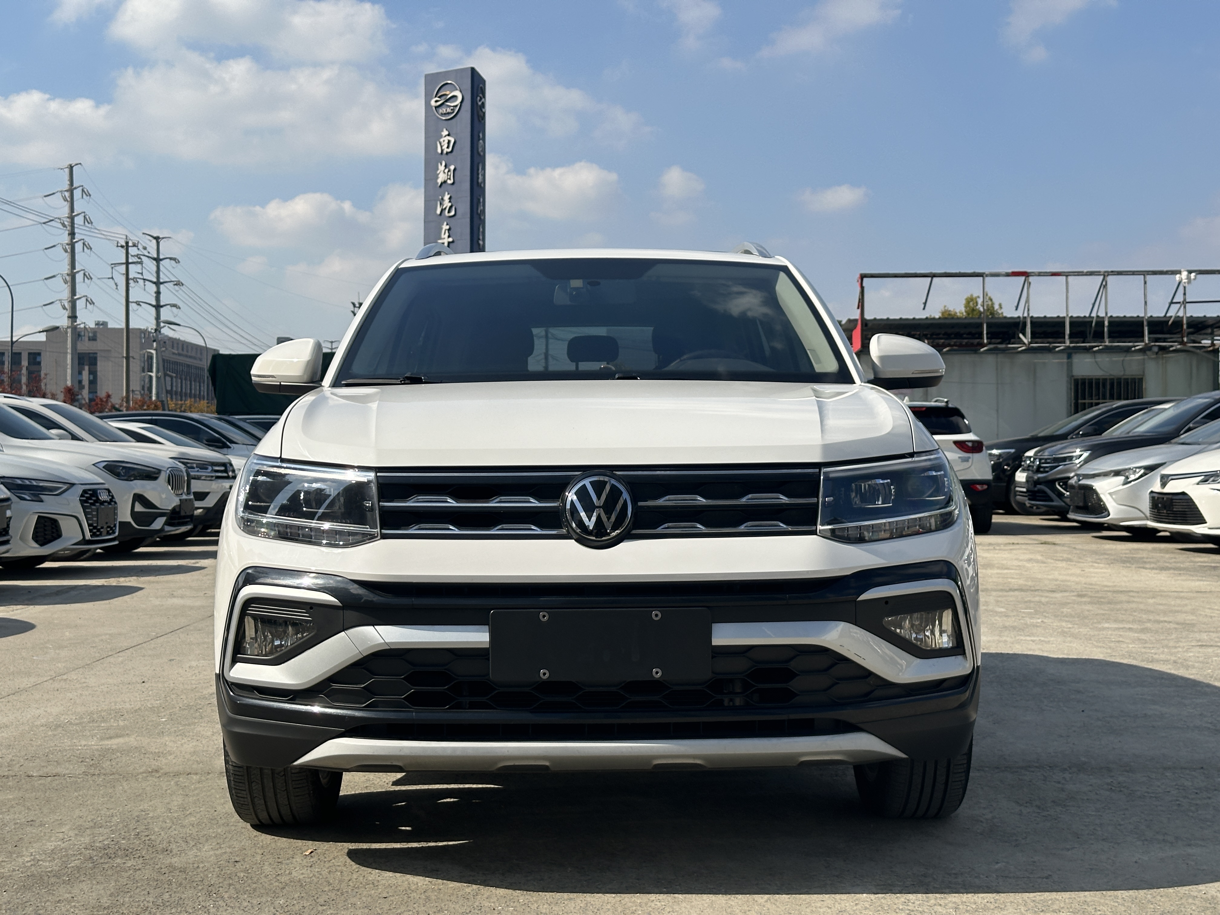 Volkswagen T-Cross 2021 car image #2