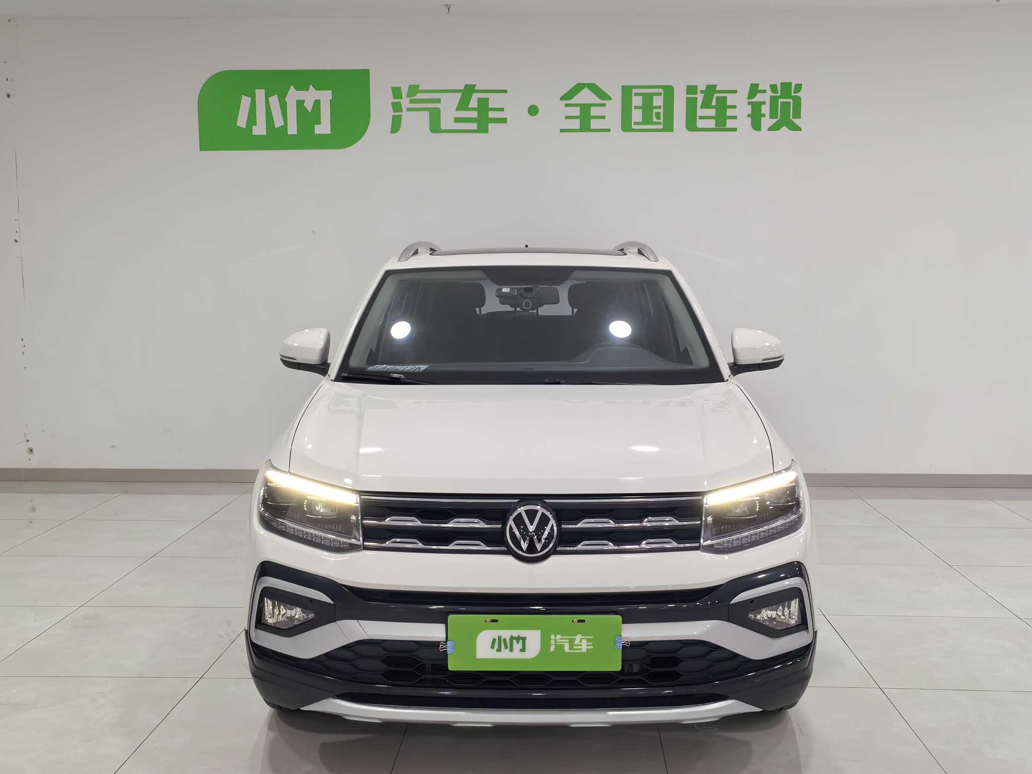 Volkswagen T-Cross 2022 car image #2