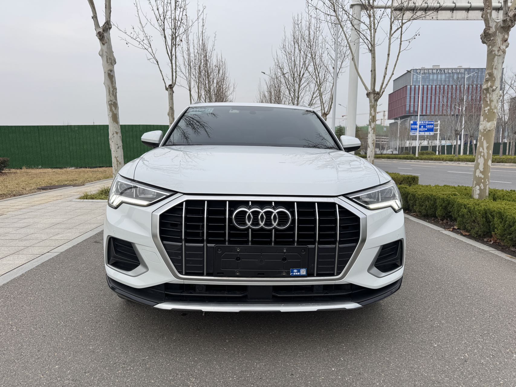 Audi Q3 2023 car image #2