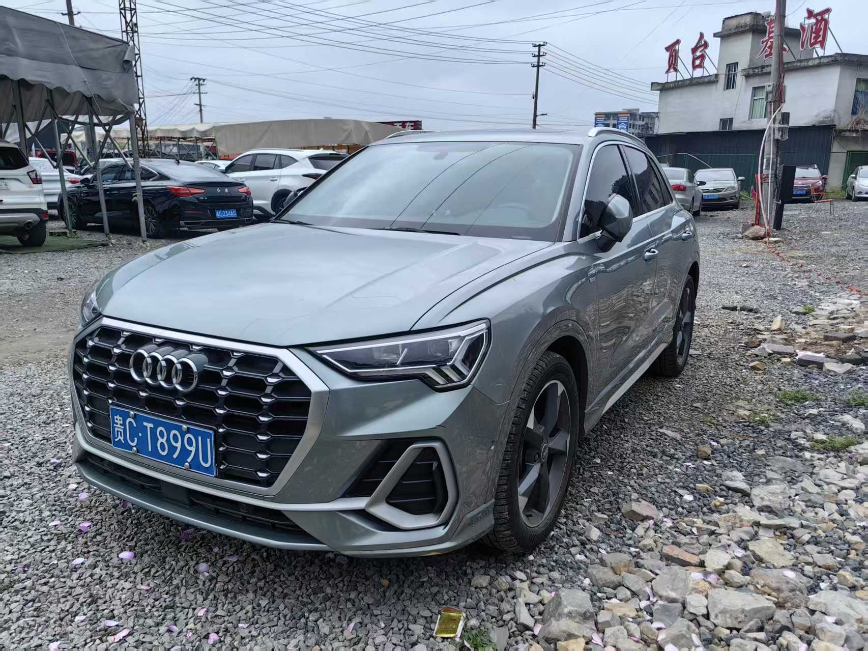 Audi Q3 2021 car image #2
