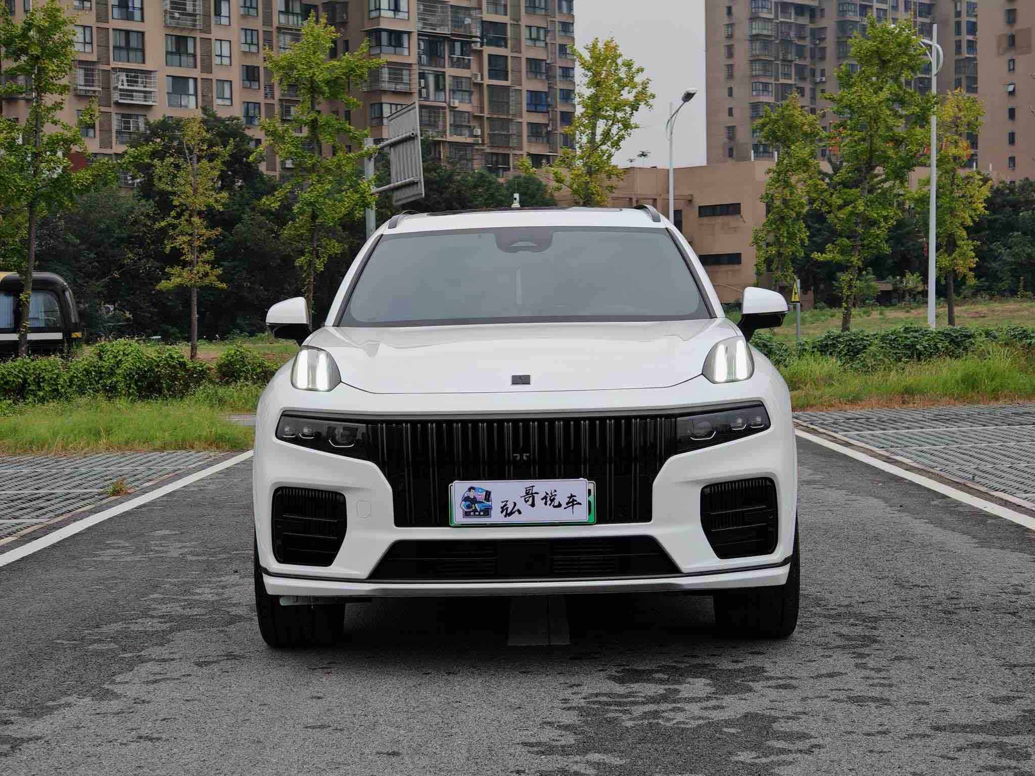 Lynk & Co 09 EM-P 2022 car image #2
