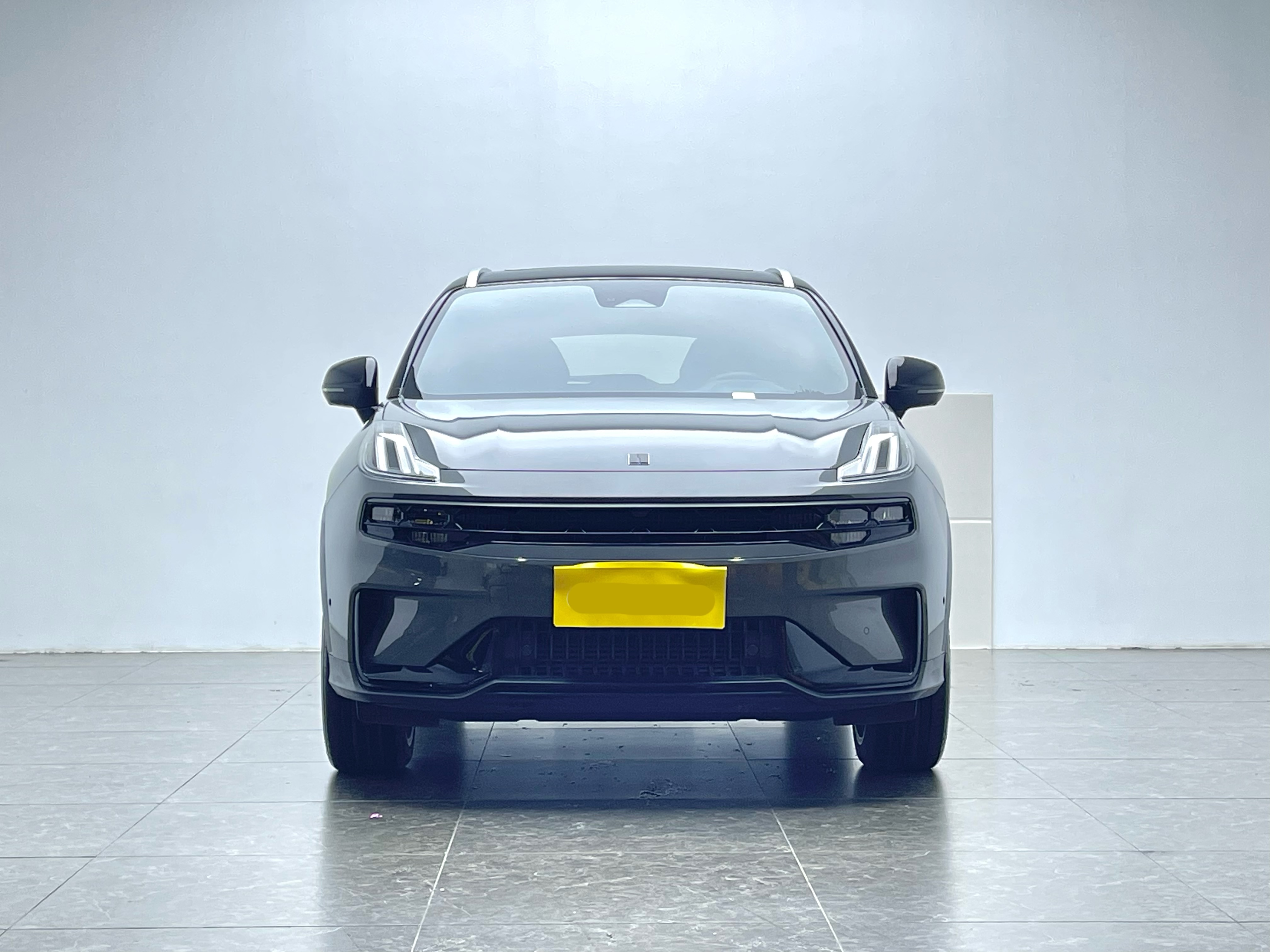 Lynk & Co 06 2024 car image #2