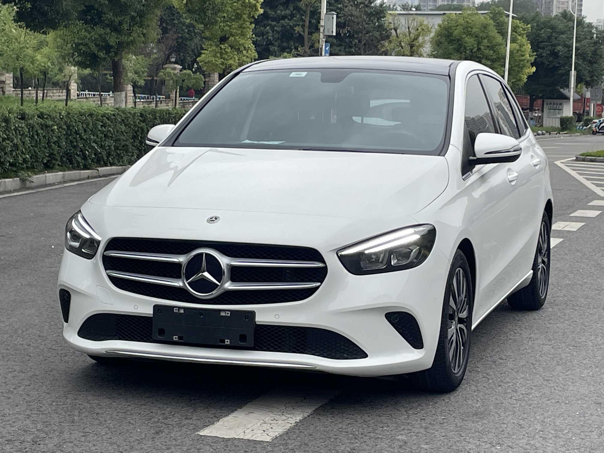 Mercedes-Benz B Class 2023 car image #2