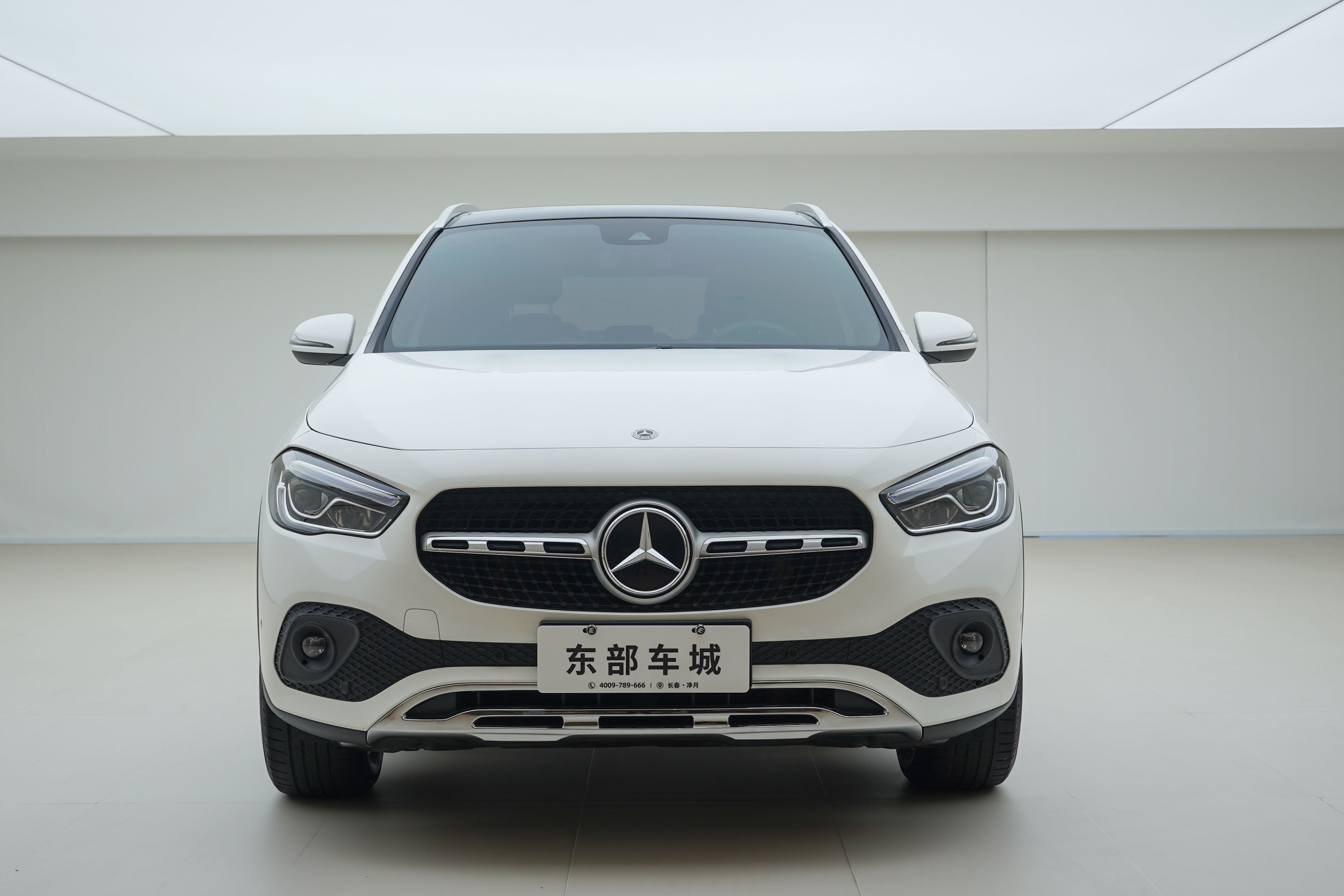 Mercedes-Benz GLA Class 2022 car image #2