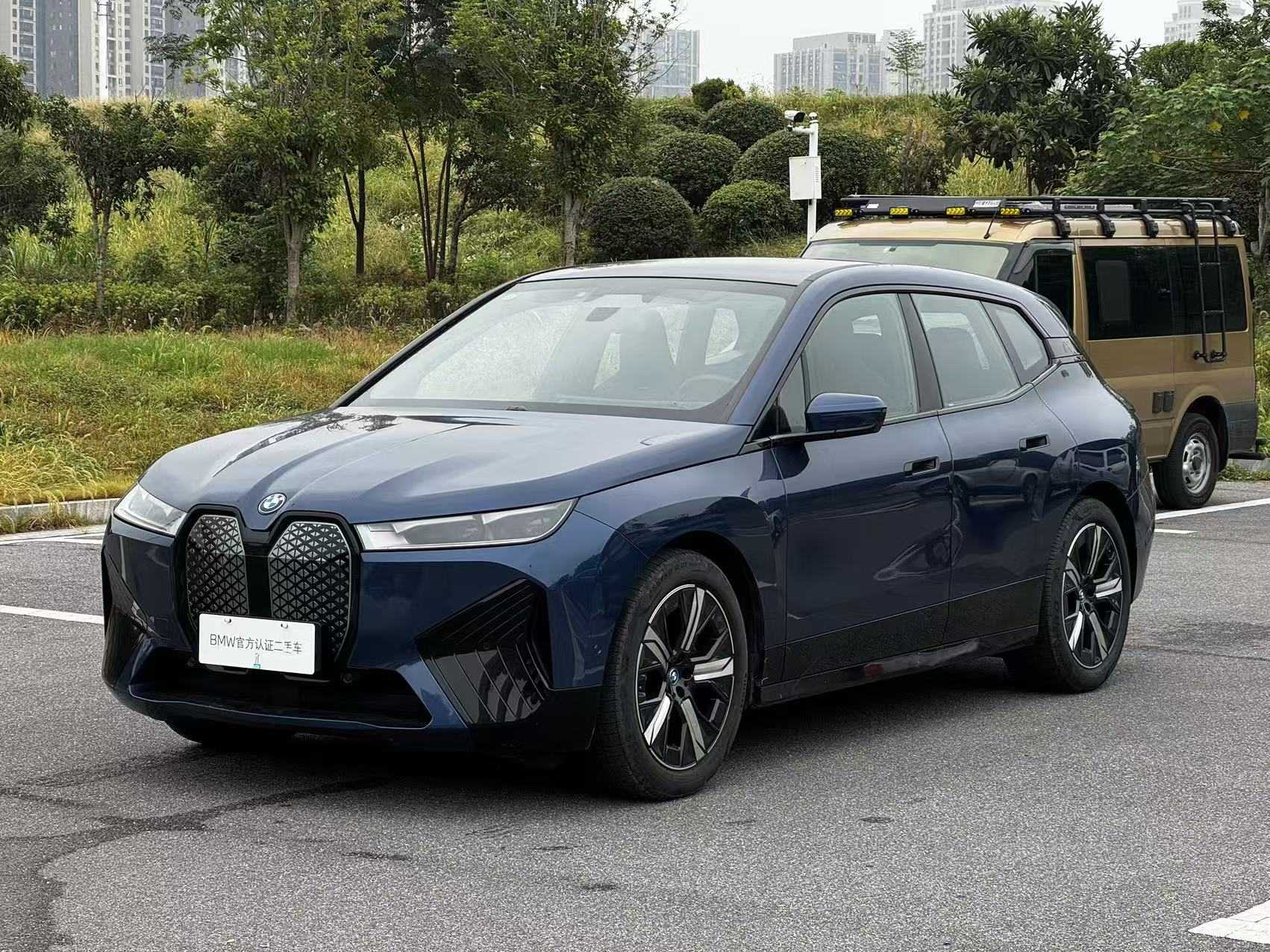 BMW iX 2023 #2 BMW iX 2023 car image #2