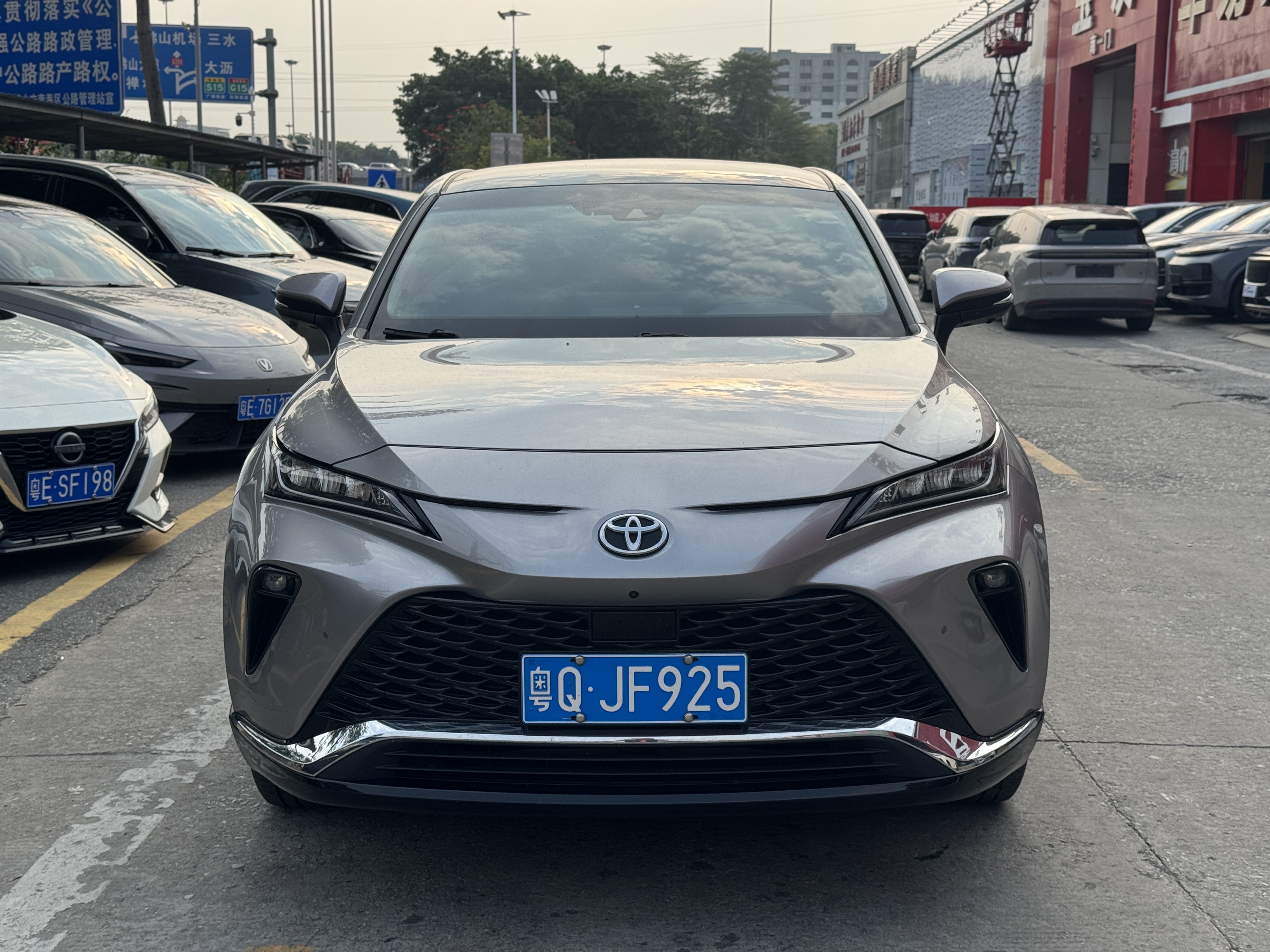 Toyota Venza 2024 car image #2