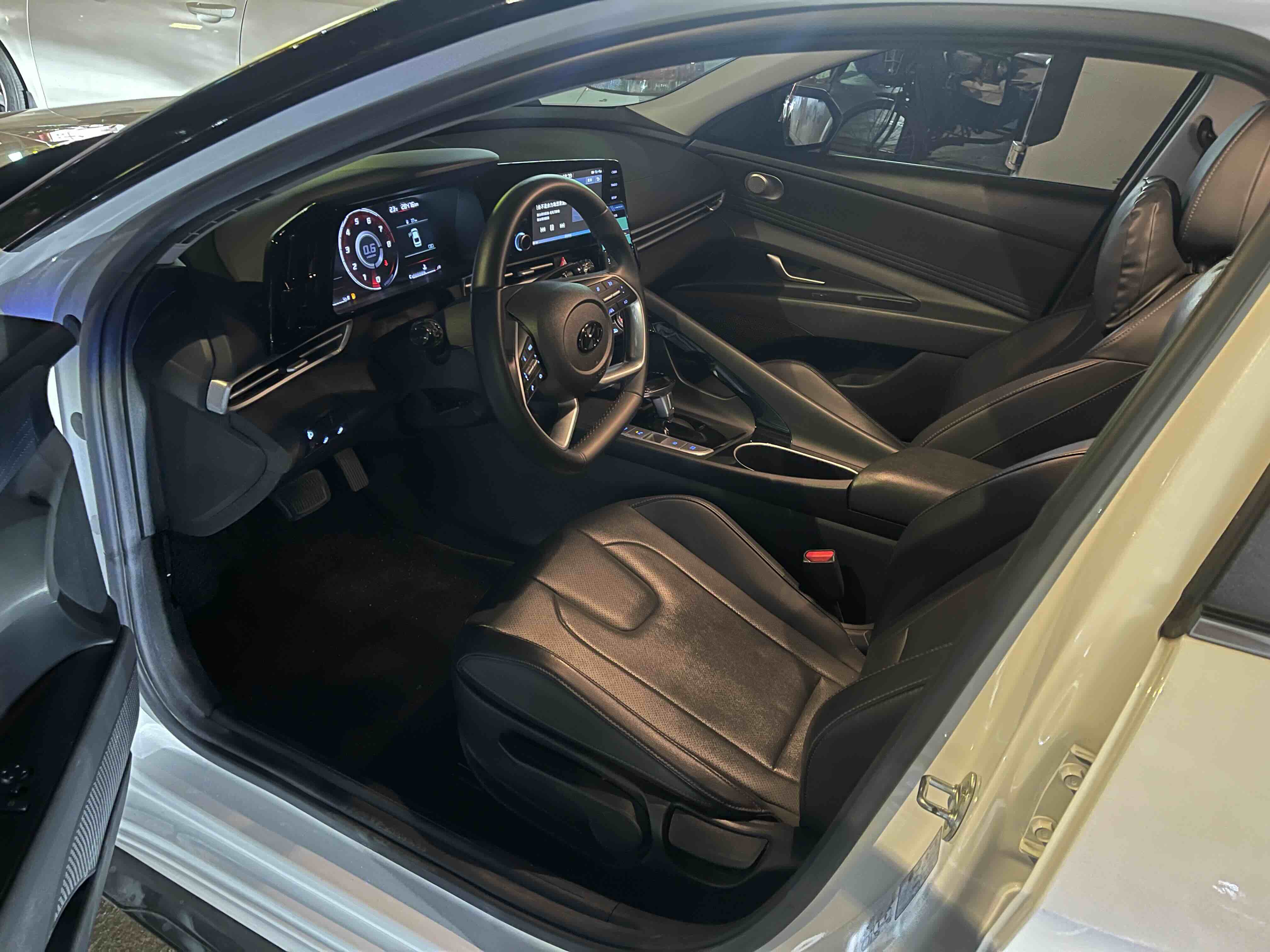 Hyundai Elantra 2022 car image #2