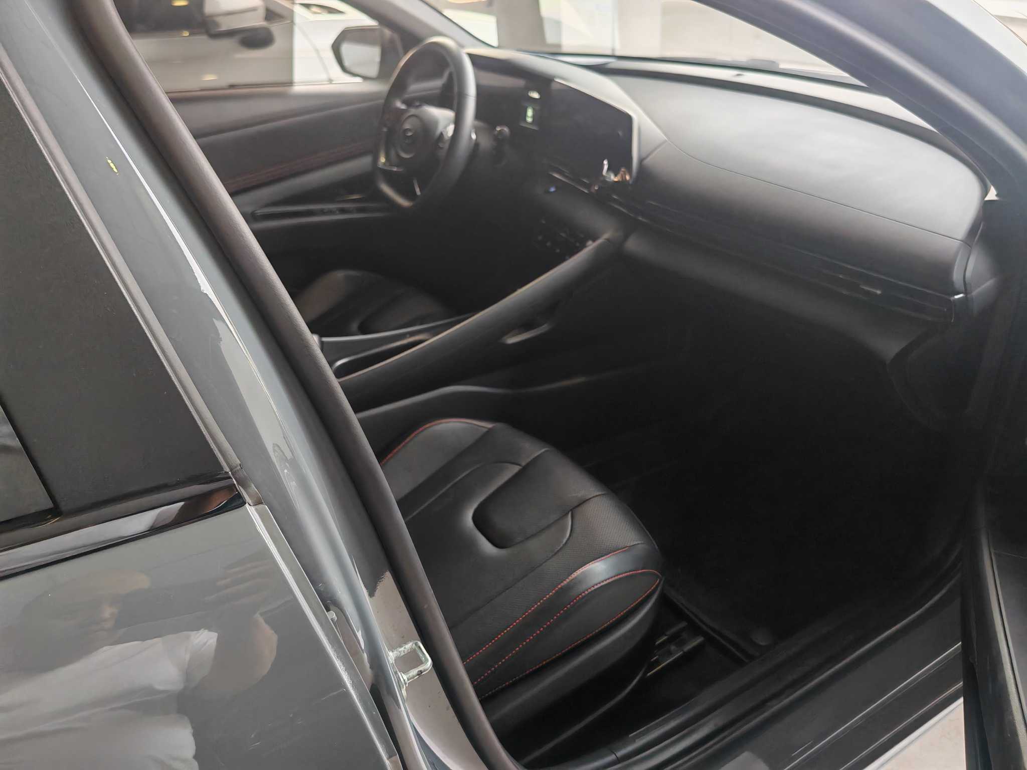 Hyundai Elantra 2022 car image #2