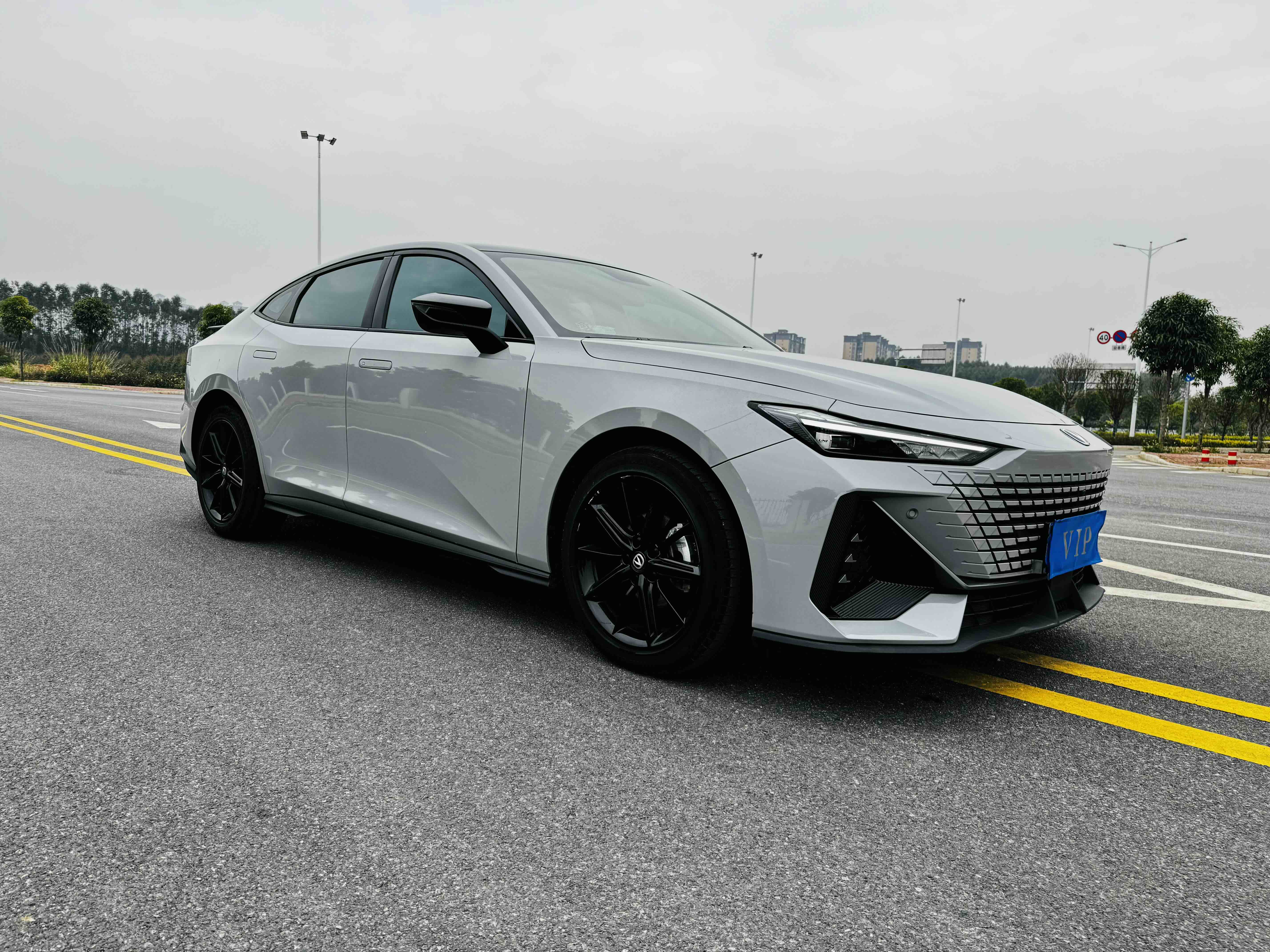 Changan UNI-V 2022 car image #2