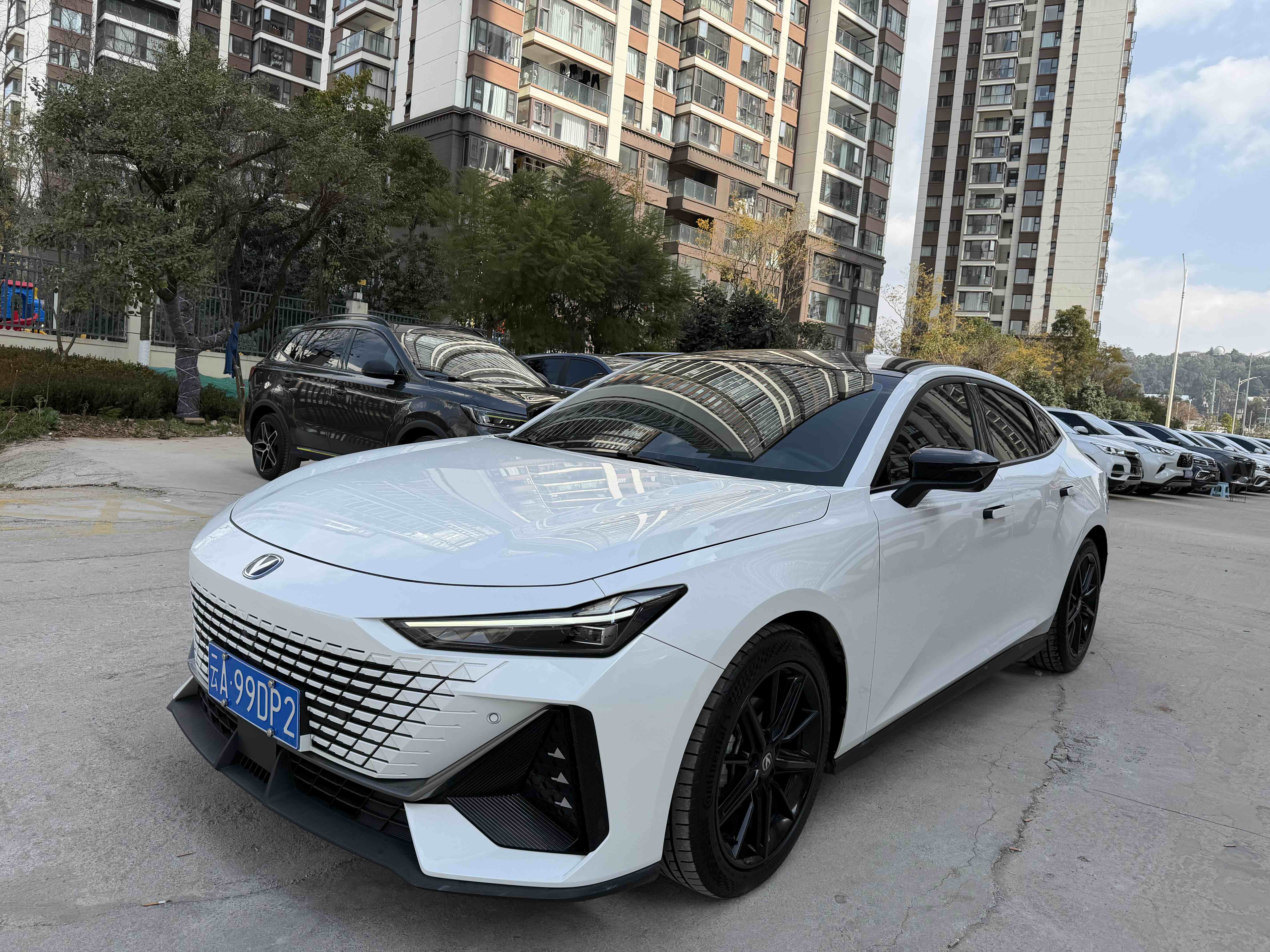 Changan UNI-V 2023 car image #2