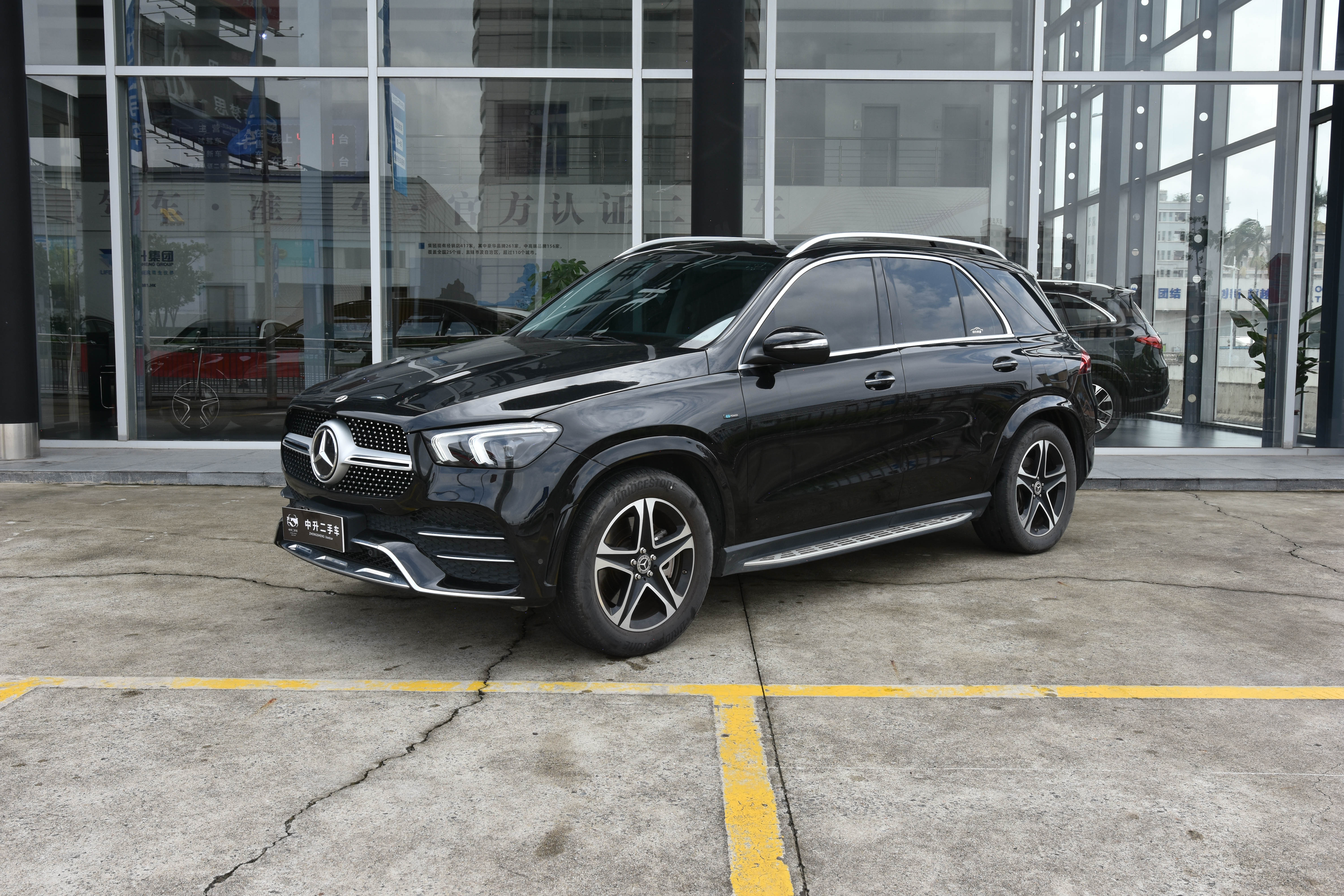 Mercedes-Benz GLE Class New Energy 2022 car image #2