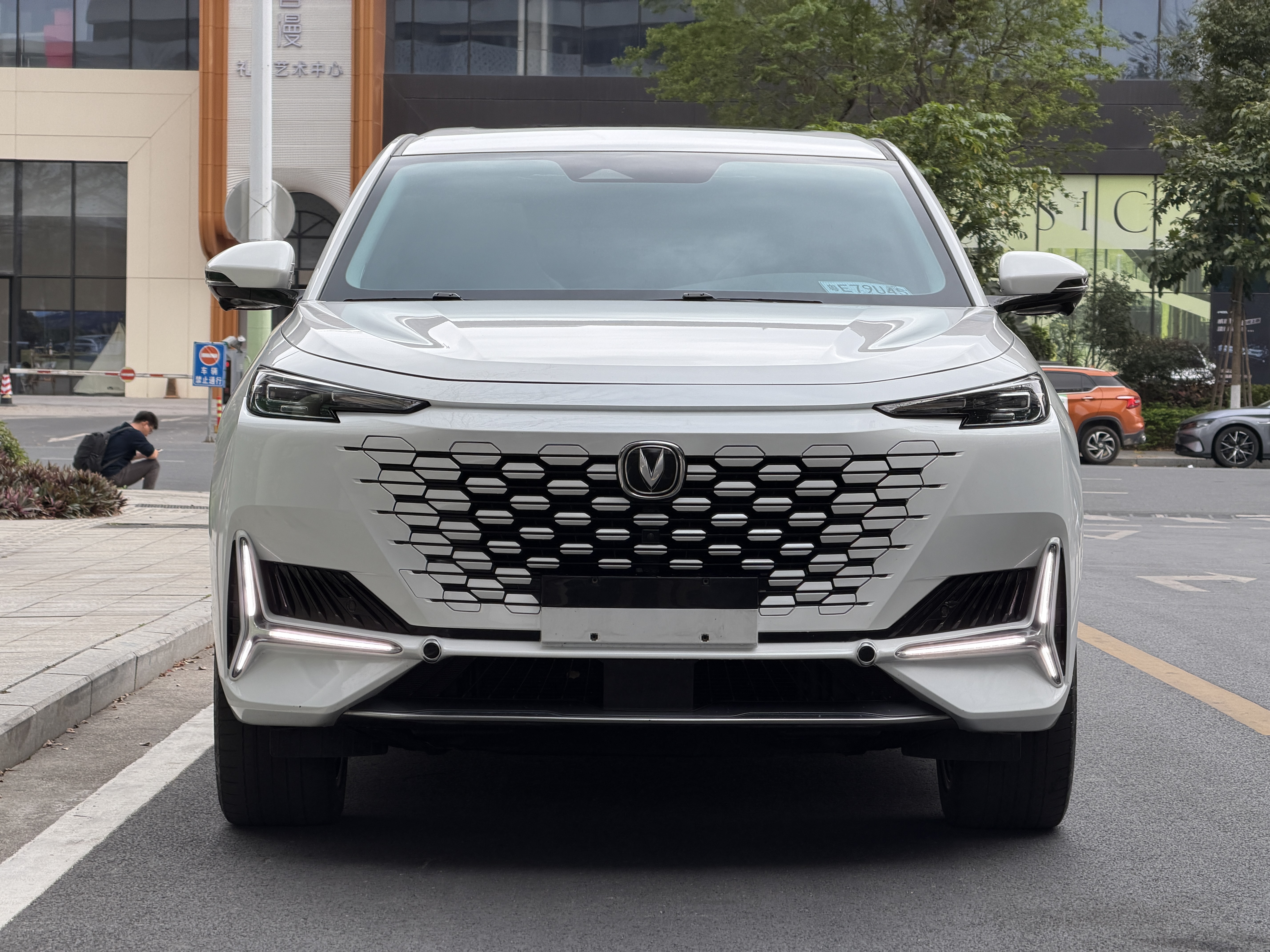 Changan UNI-K iDD 2022 car image #2