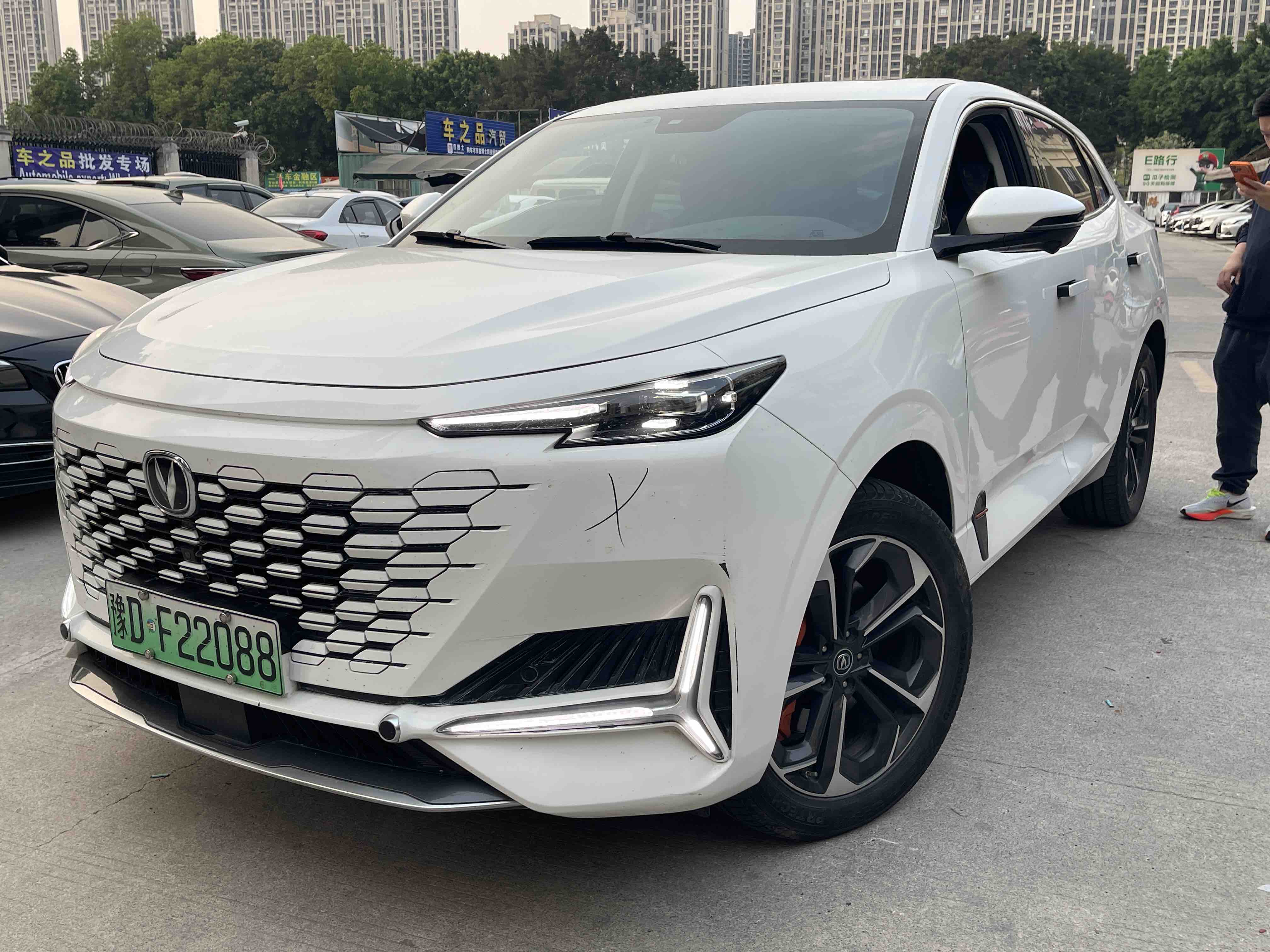 Changan UNI-K iDD 2022 car image #2