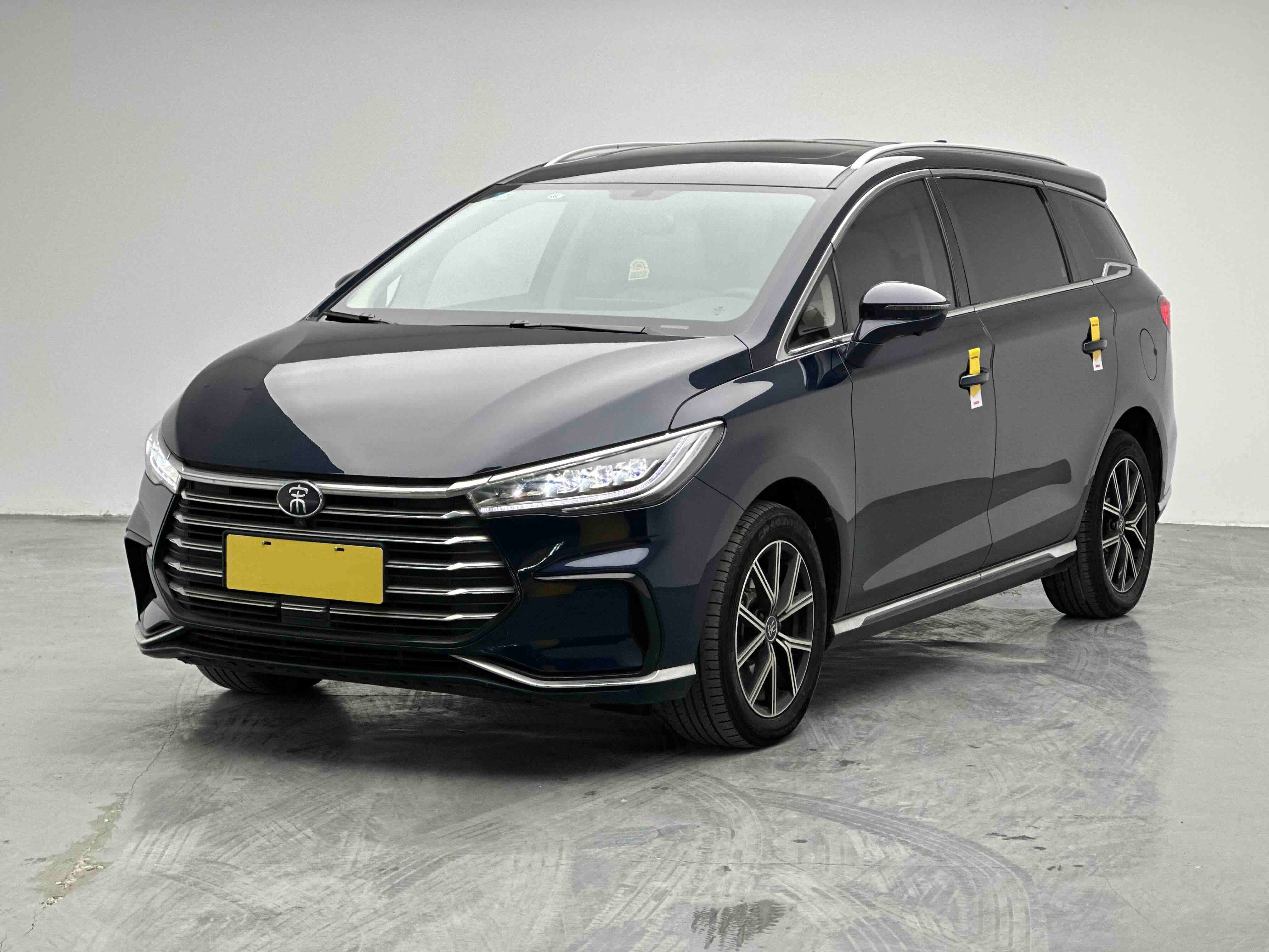 BYD Song MAX New Energy 2023 car image #2